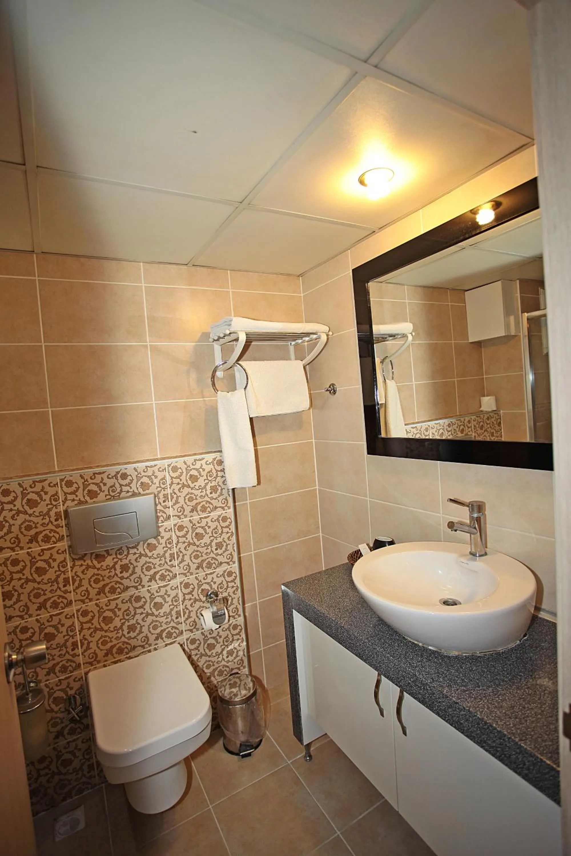 Shower in Yildizoglu Hotel