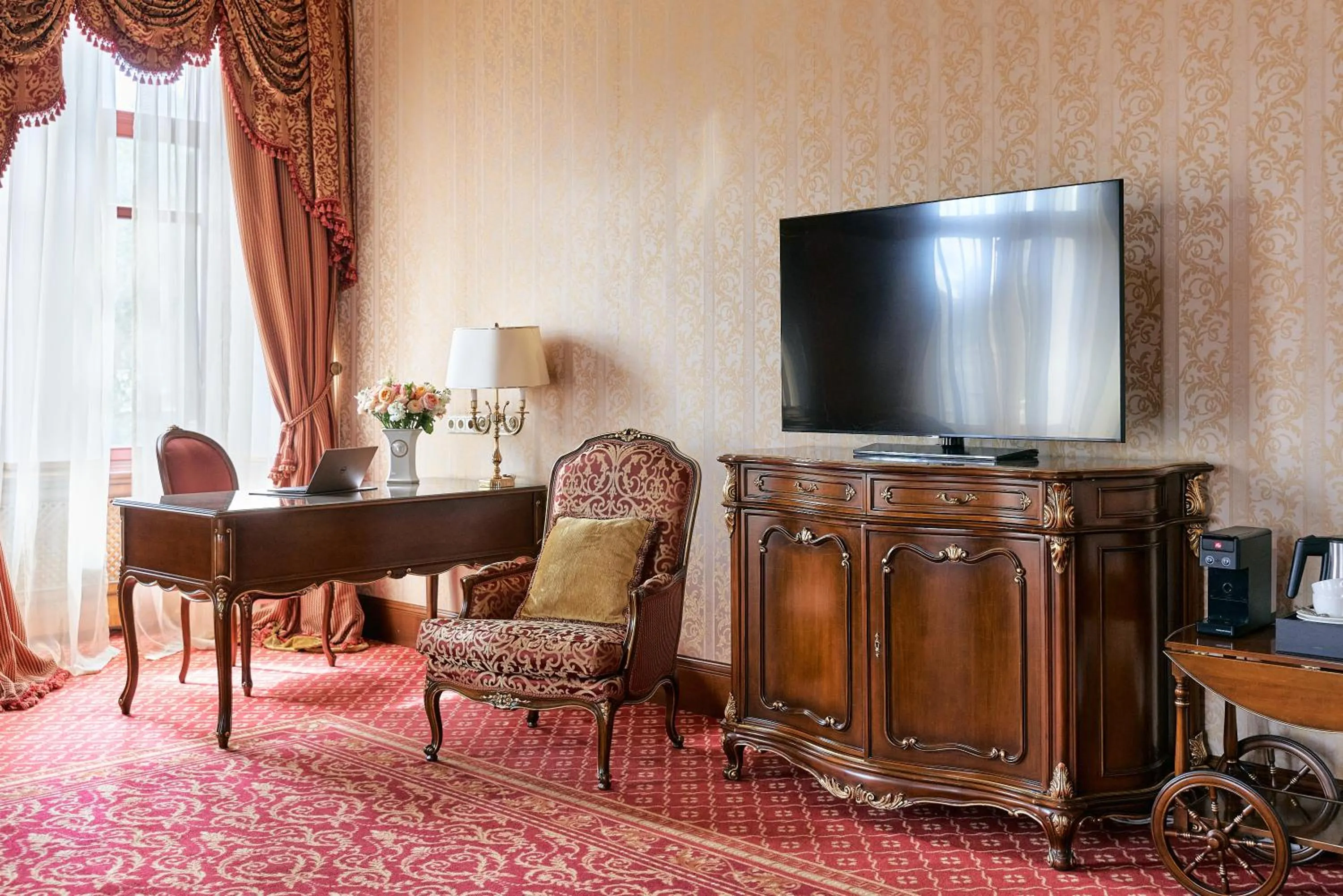 TV and multimedia in Hotel Bristol