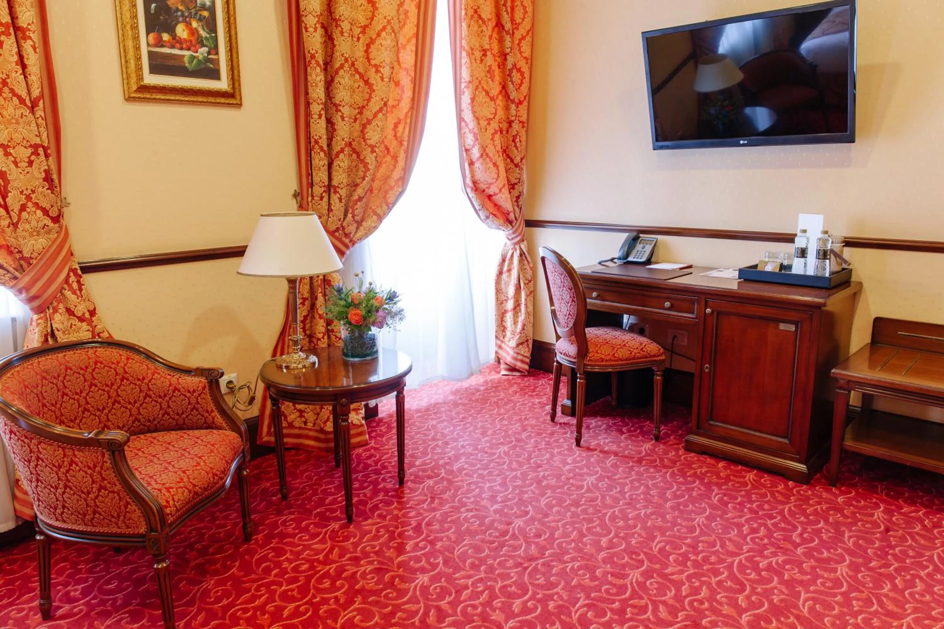 Decorative detail in Hotel Bristol