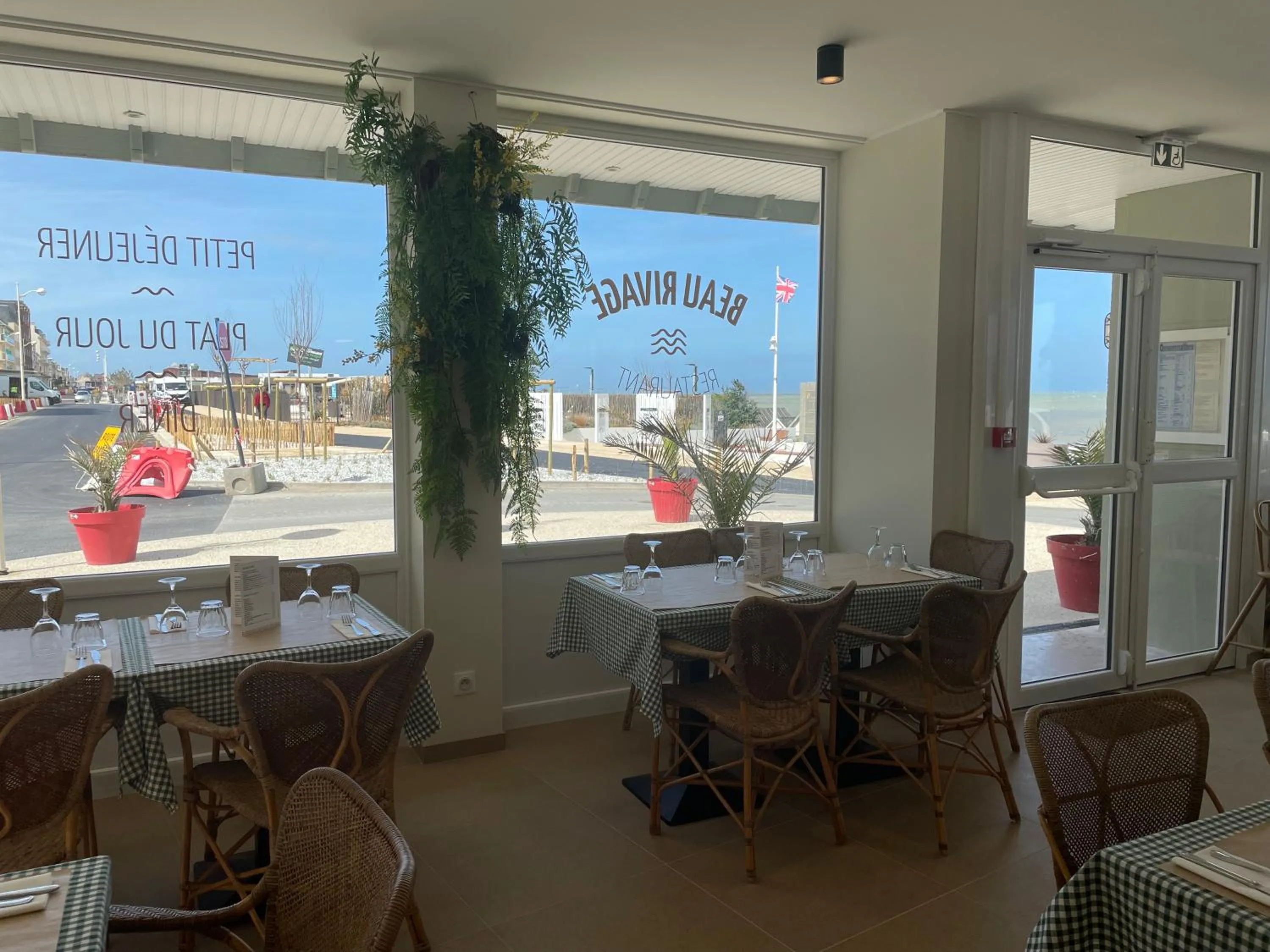 Restaurant/places to eat in Beau Rivage Hôtel-Restaurant