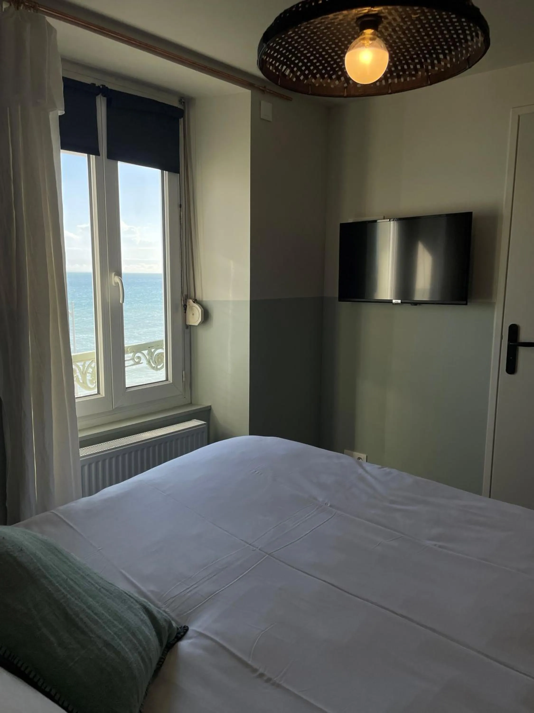 Bed in Beau Rivage Hôtel-Restaurant