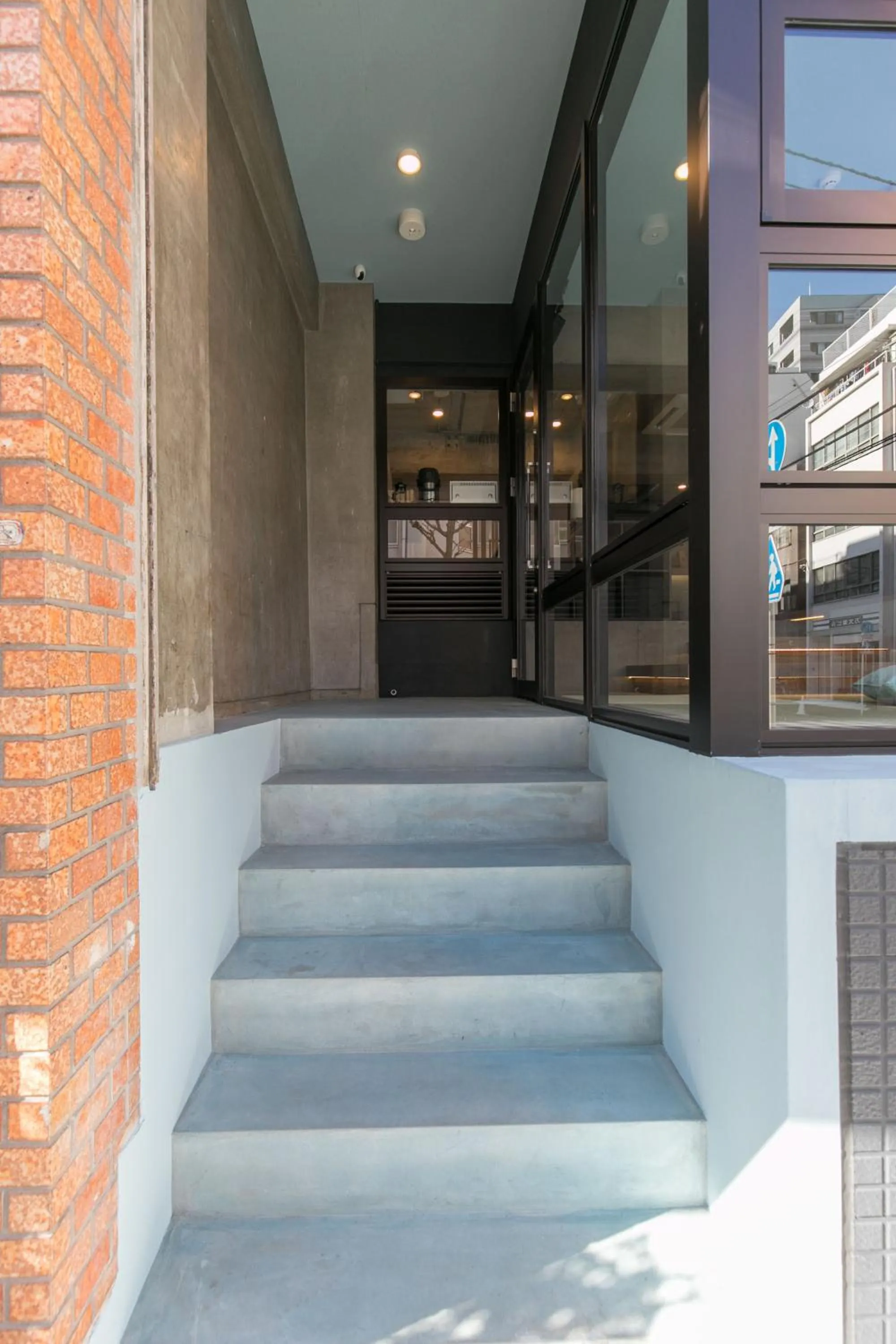 Facade/entrance in hostel DEN