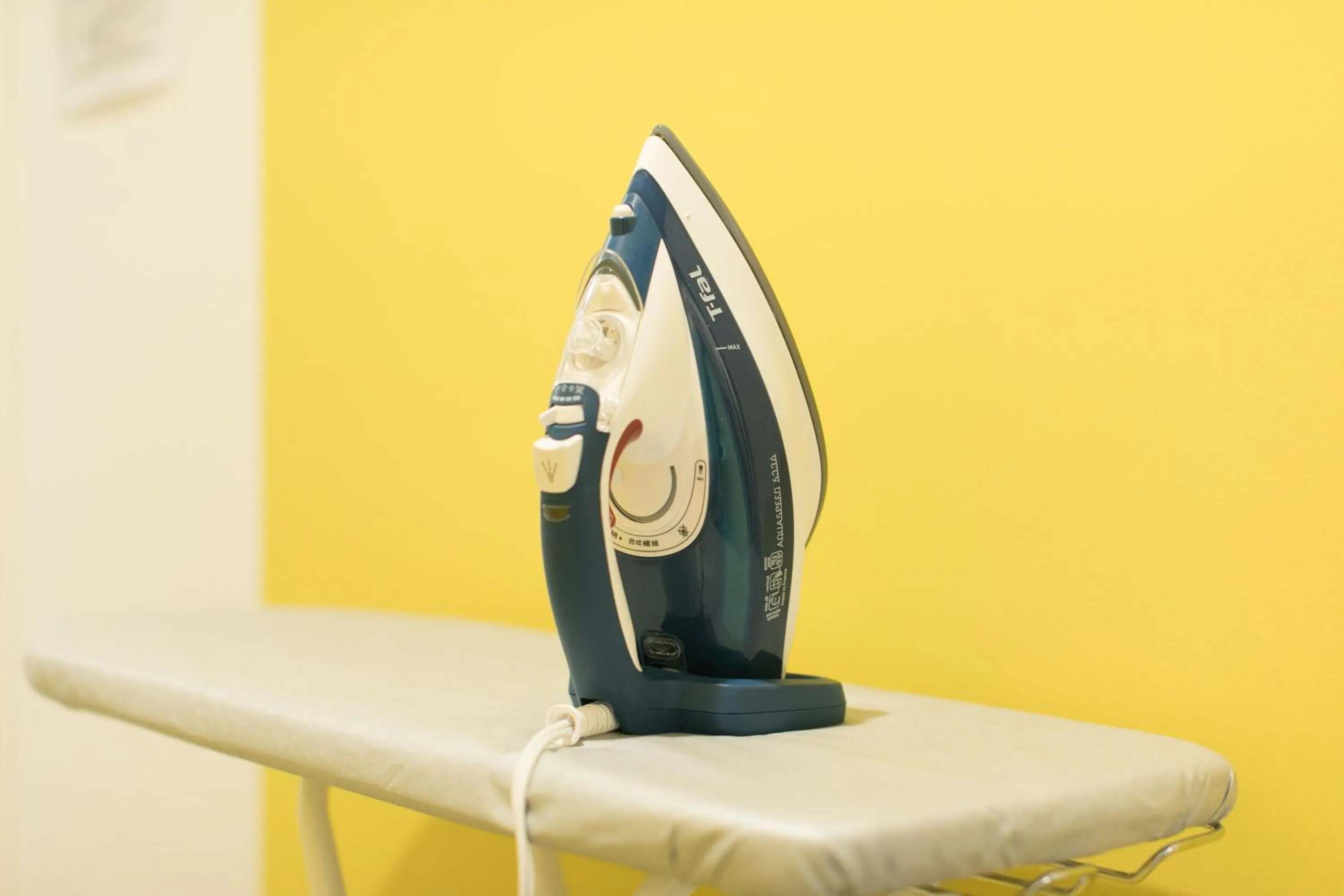 Area and facilities in hostel DEN