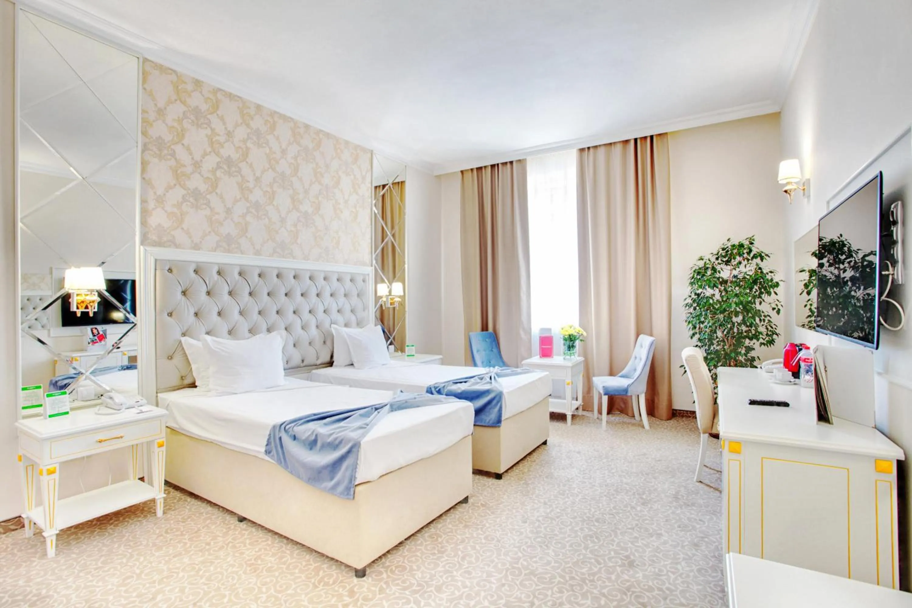 Photo of the whole room, Bed in Ramada by Wyndham Plovdiv Trimontium