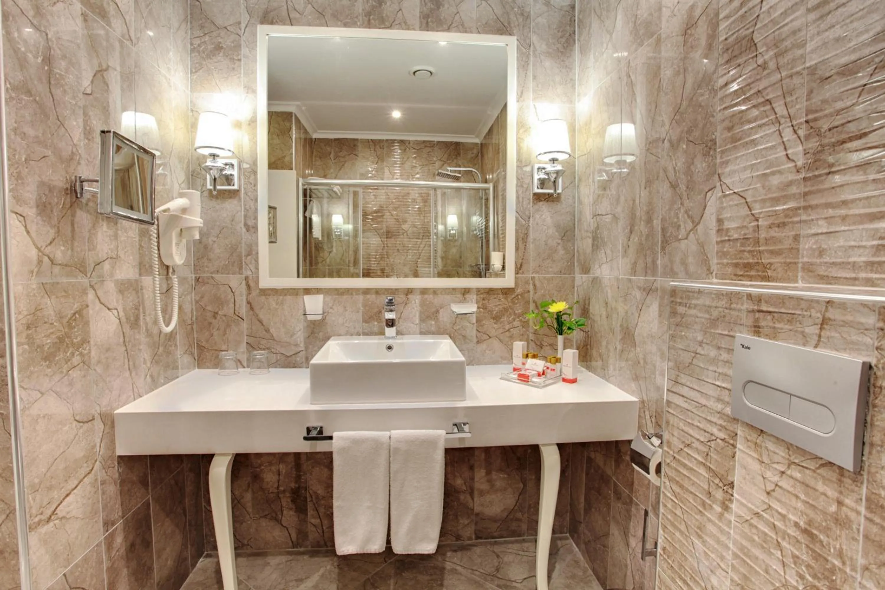 Bathroom in Ramada by Wyndham Plovdiv Trimontium