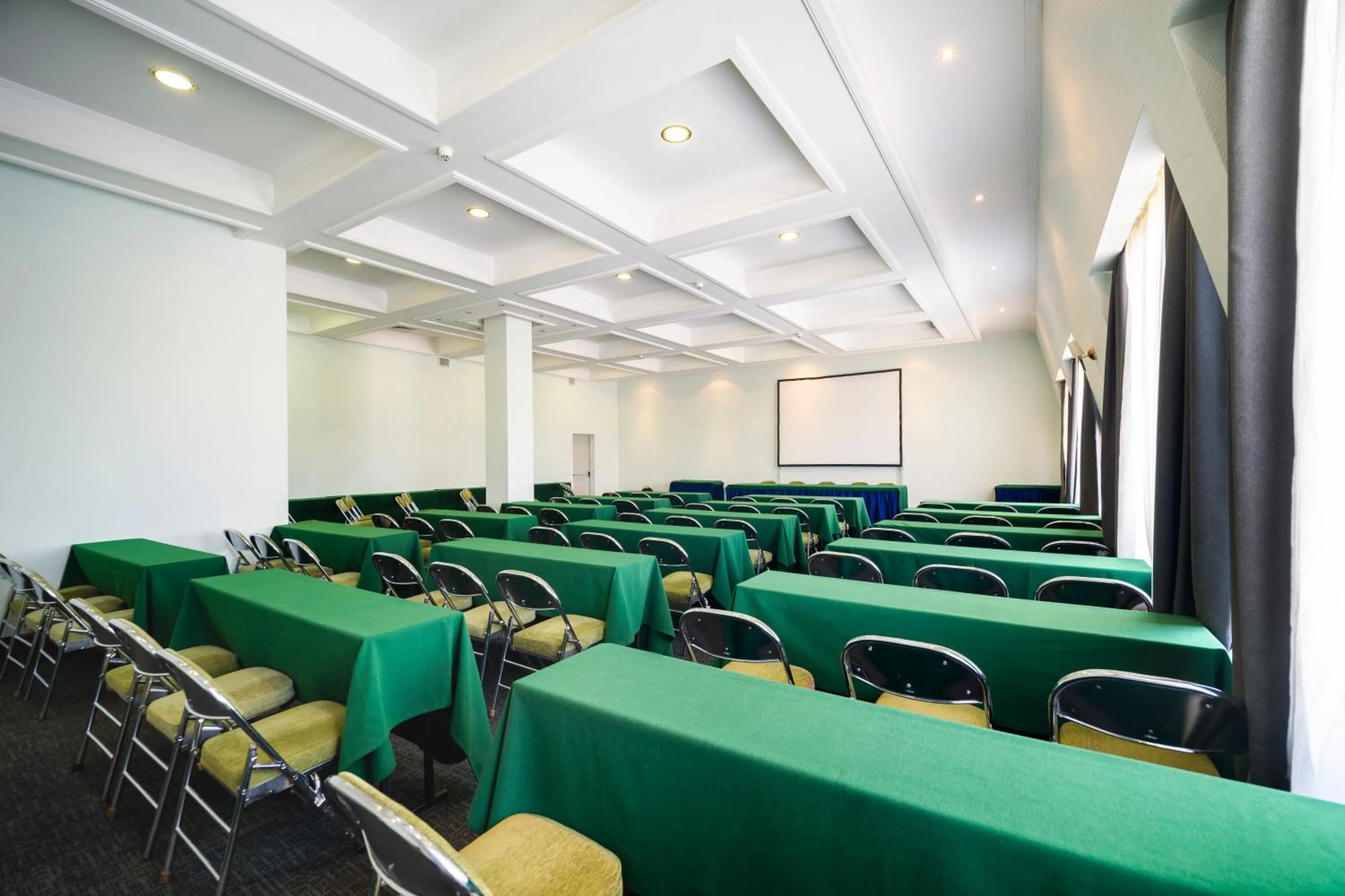 Meeting/conference room in Ramada by Wyndham Plovdiv Trimontium
