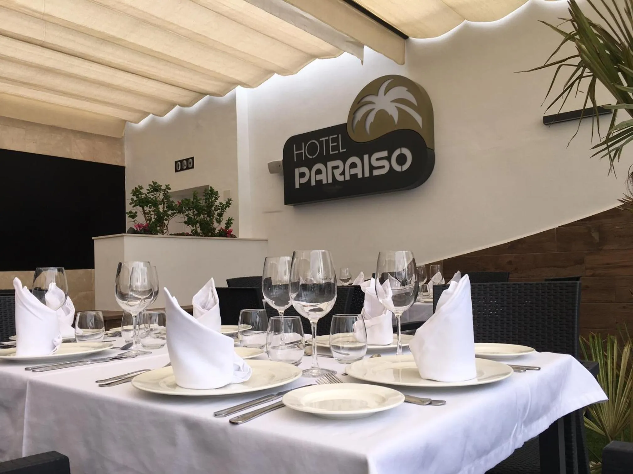 Restaurant/places to eat in Hotel Paraiso Granada