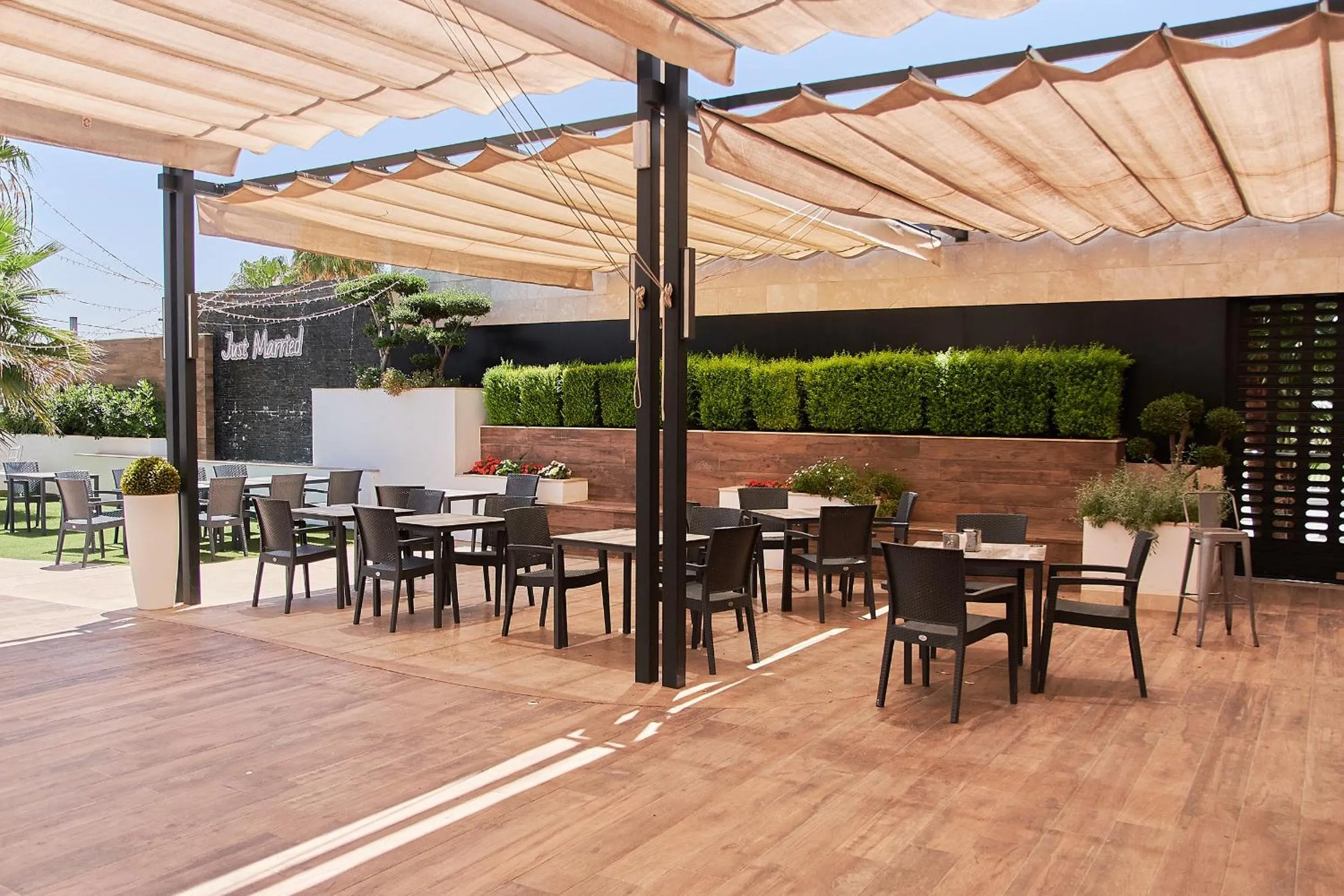 Restaurant/places to eat in Hotel Paraiso Granada