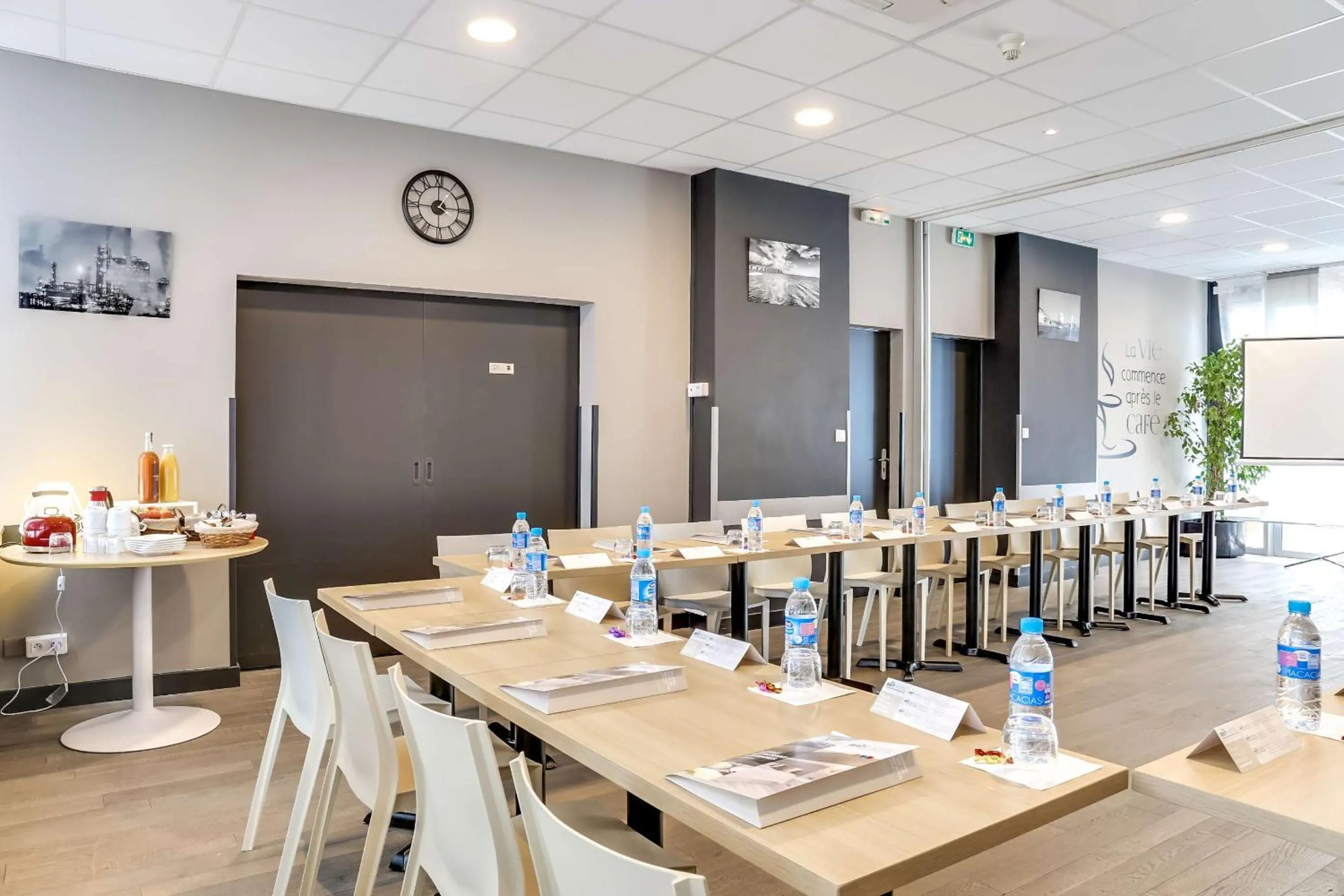 Meeting/conference room in Brit Hotel Saint-Nazaire Centre