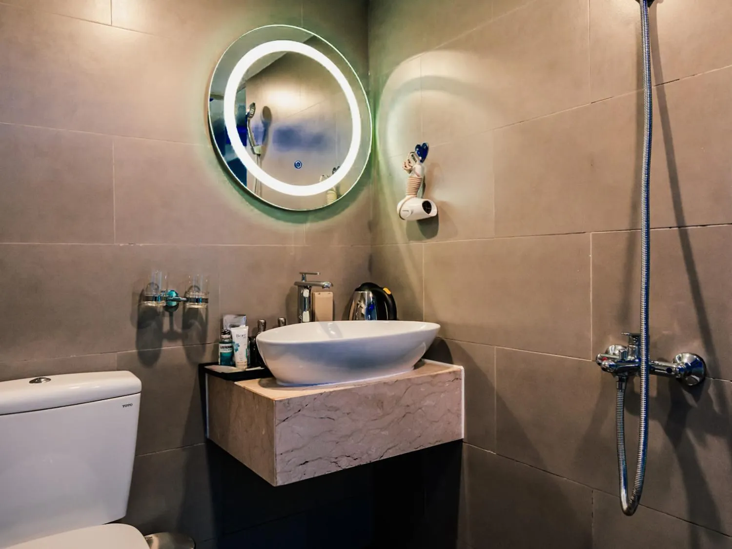 Shower in Cupid Hotel