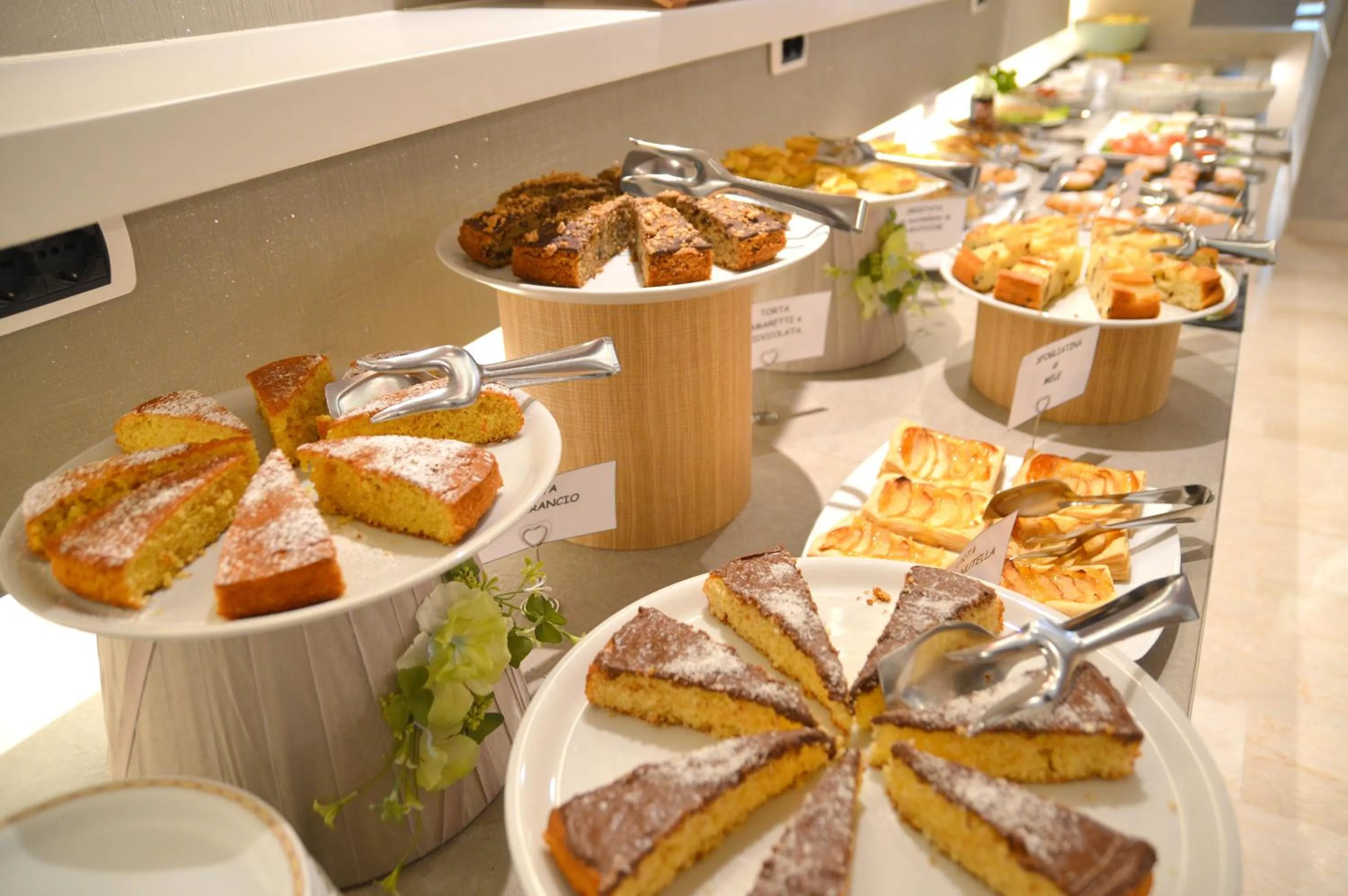 Food and drinks in Hotel Adele