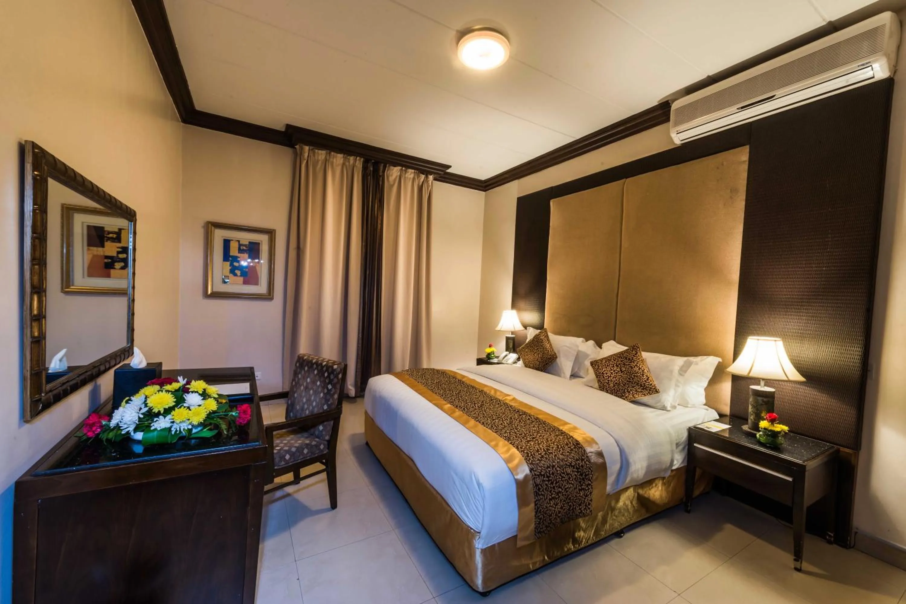 Photo of the whole room, Bed in Boudl Al Masif