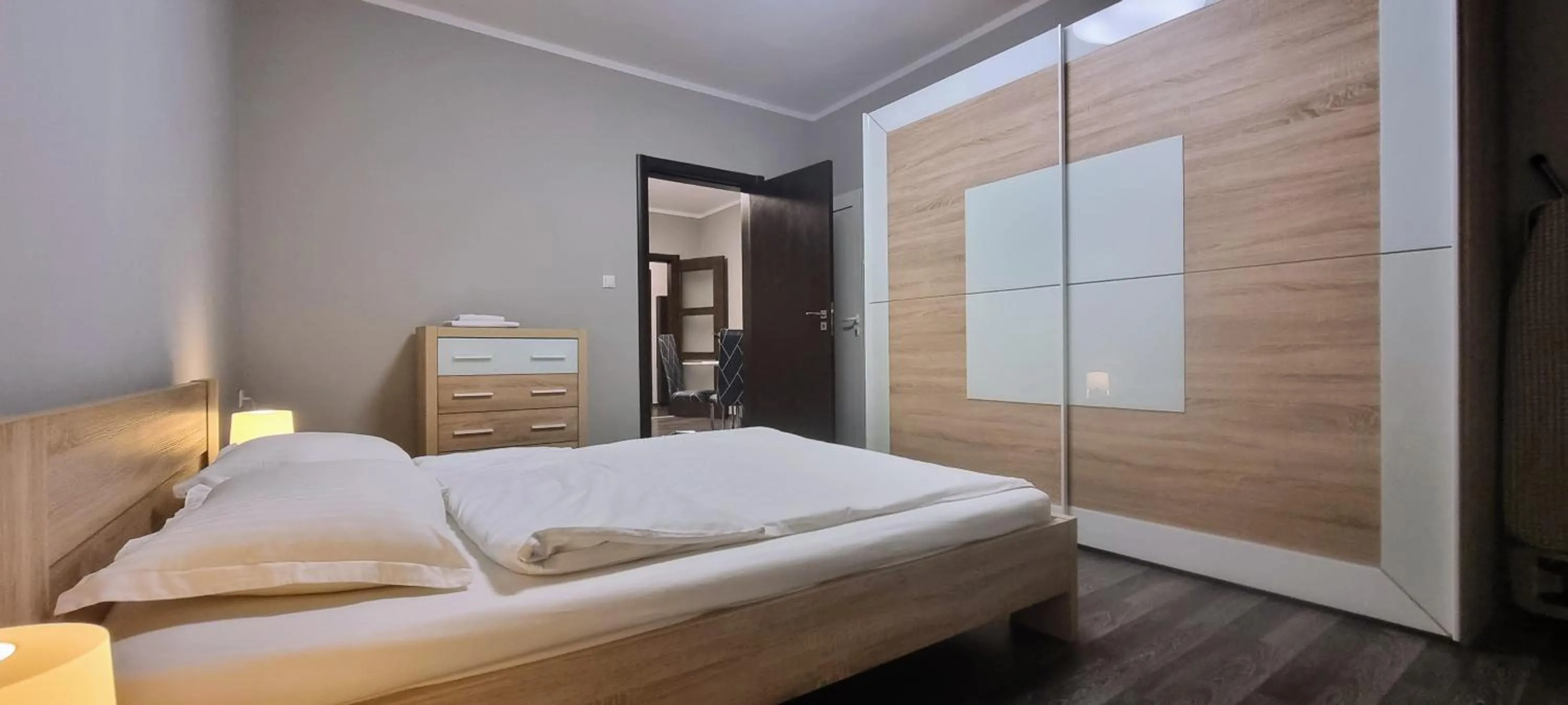 Bedroom, Bed in Starflat Quiet Parkside Suite