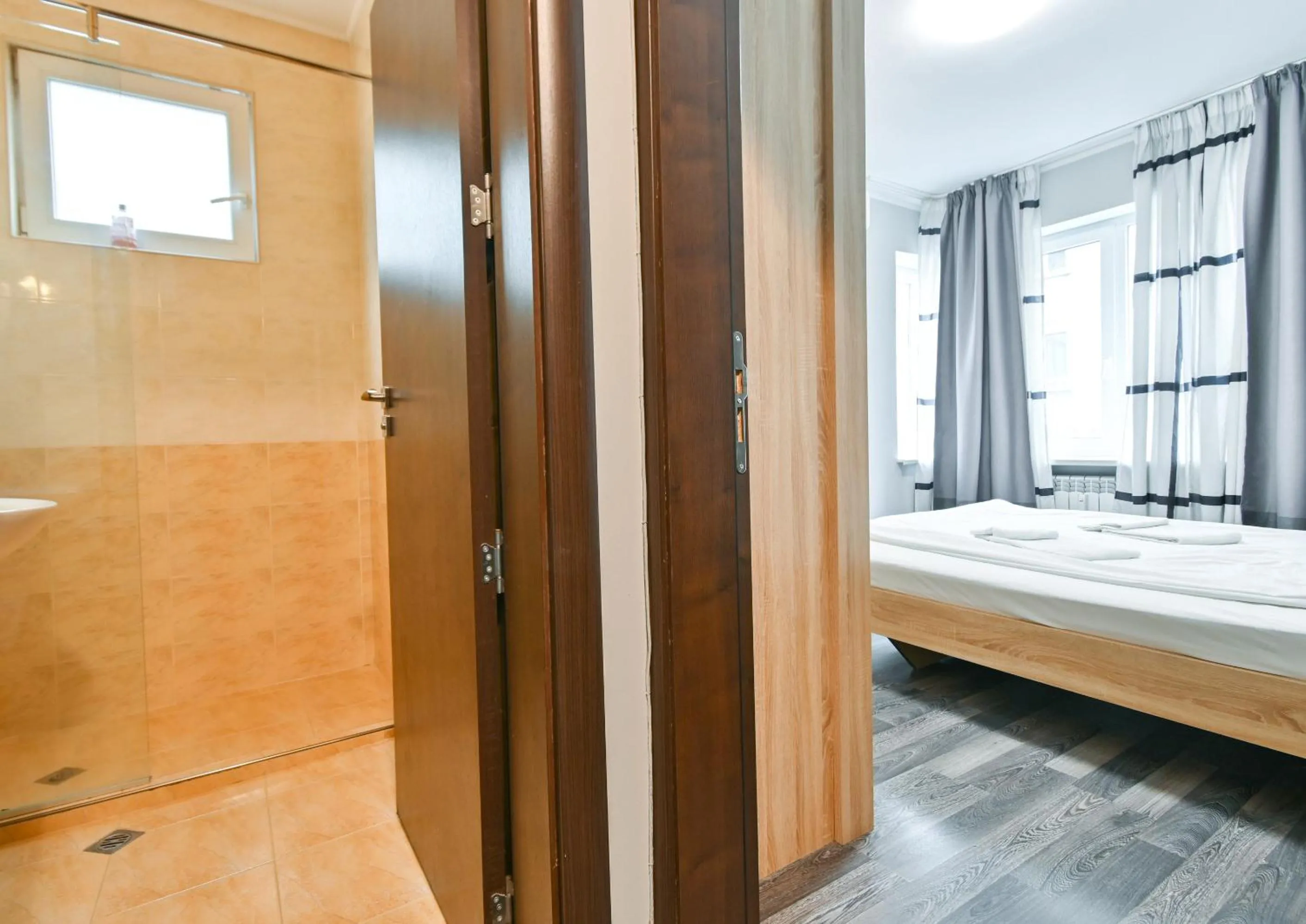 Bedroom, Bed in Starflat Quiet Parkside Suite