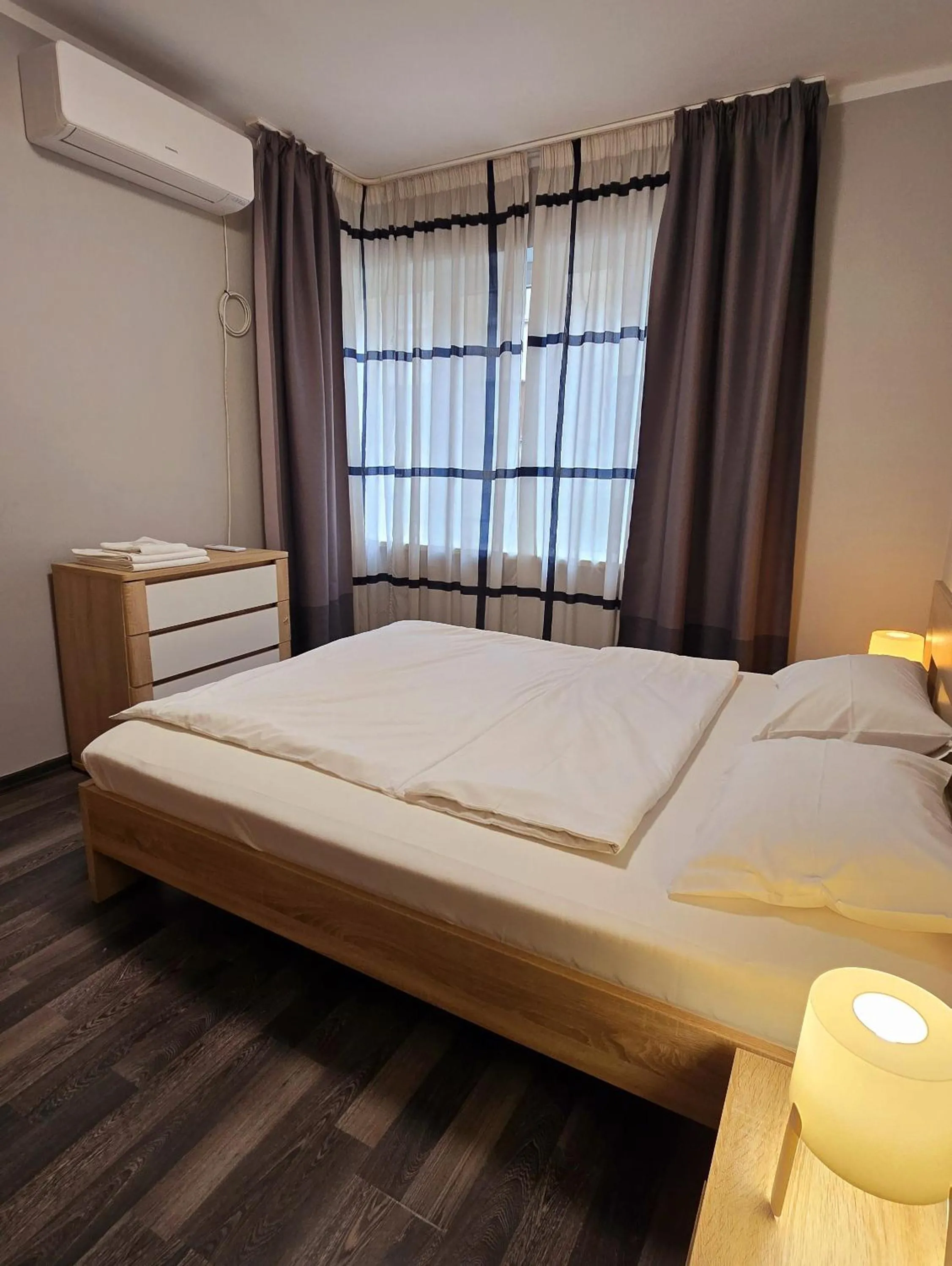 Bedroom, Bed in Starflat Quiet Parkside Suite
