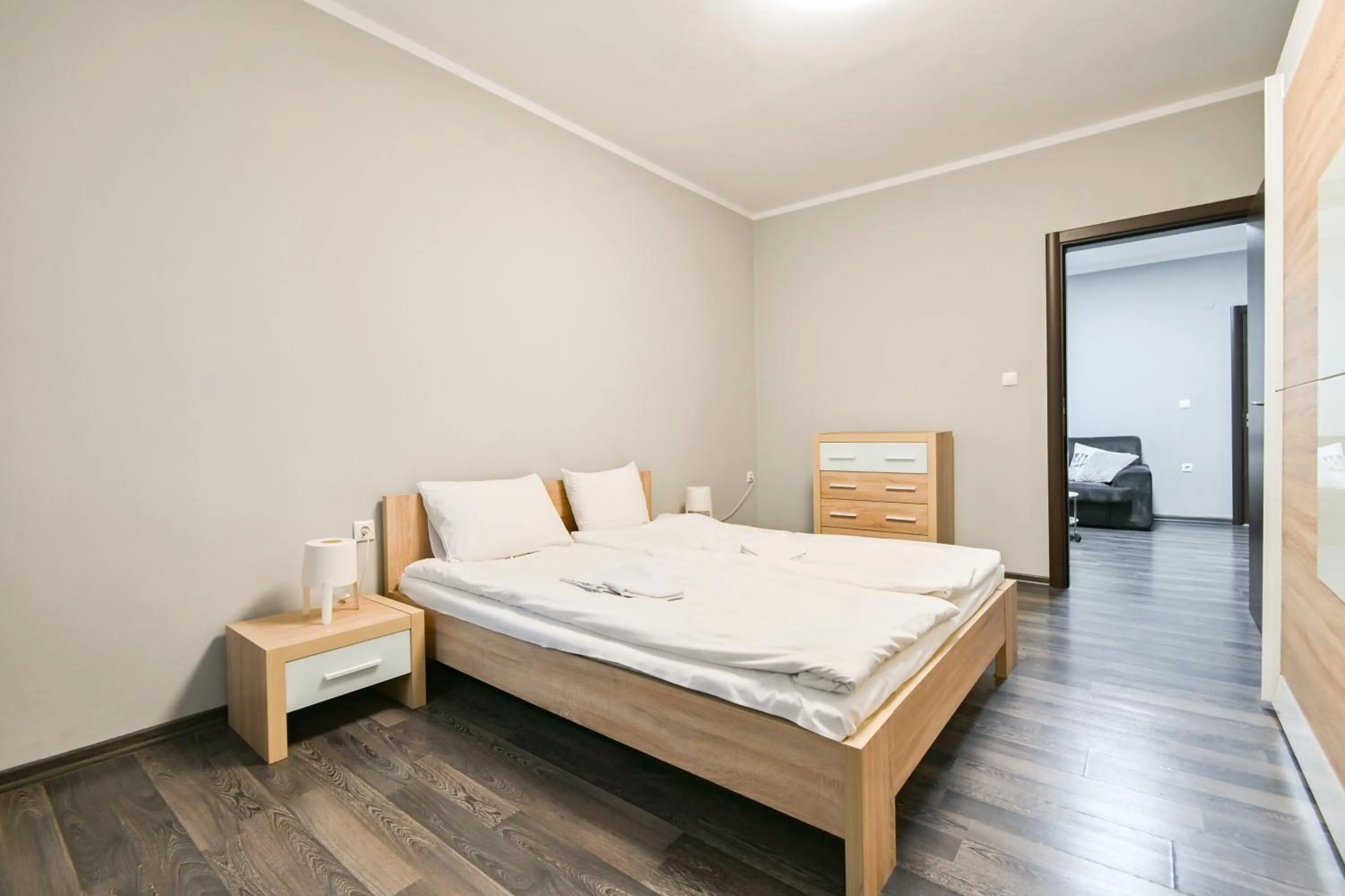 Bed in Starflat Quiet Parkside Suite