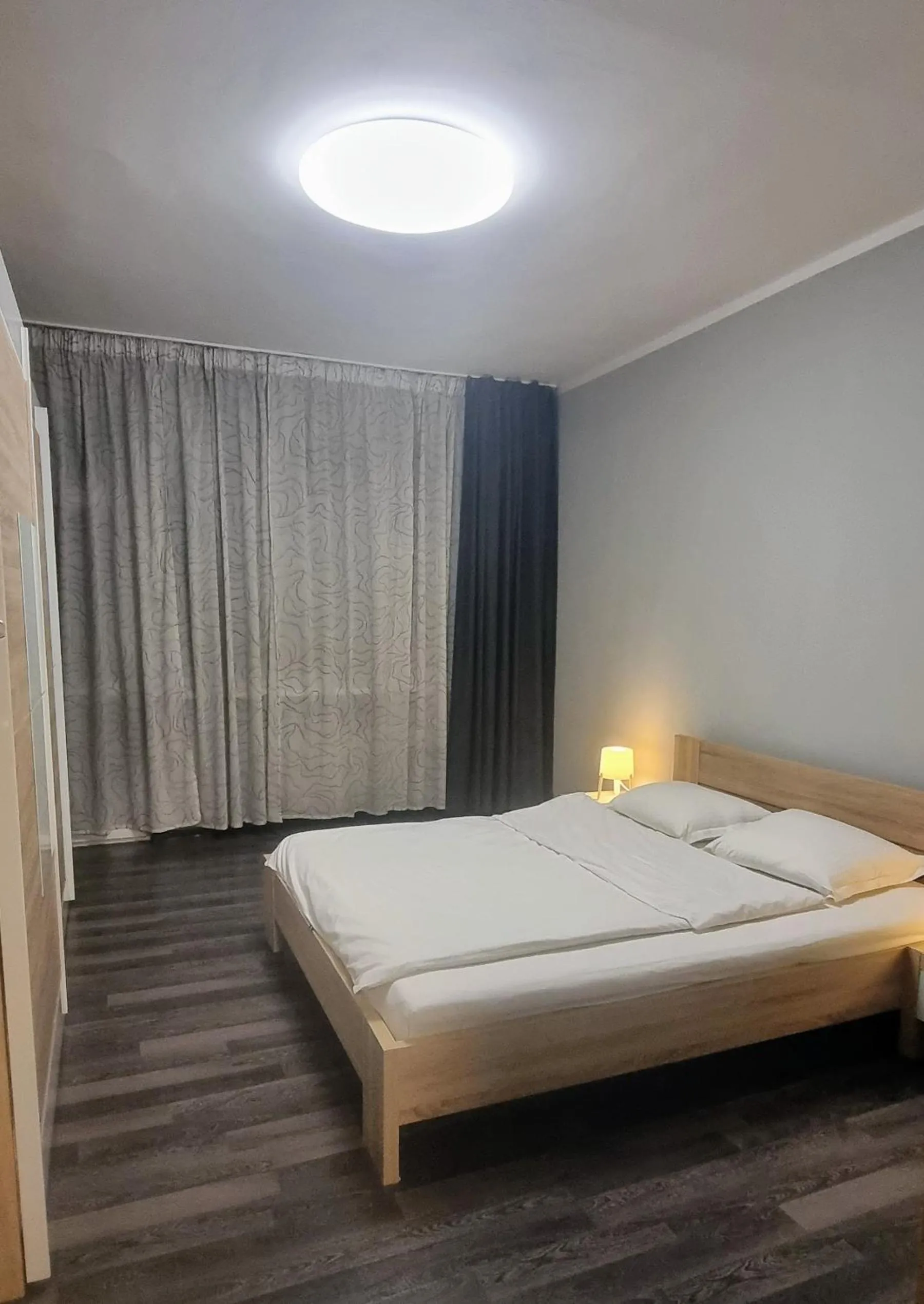 Bedroom, Bed in Starflat Quiet Parkside Suite