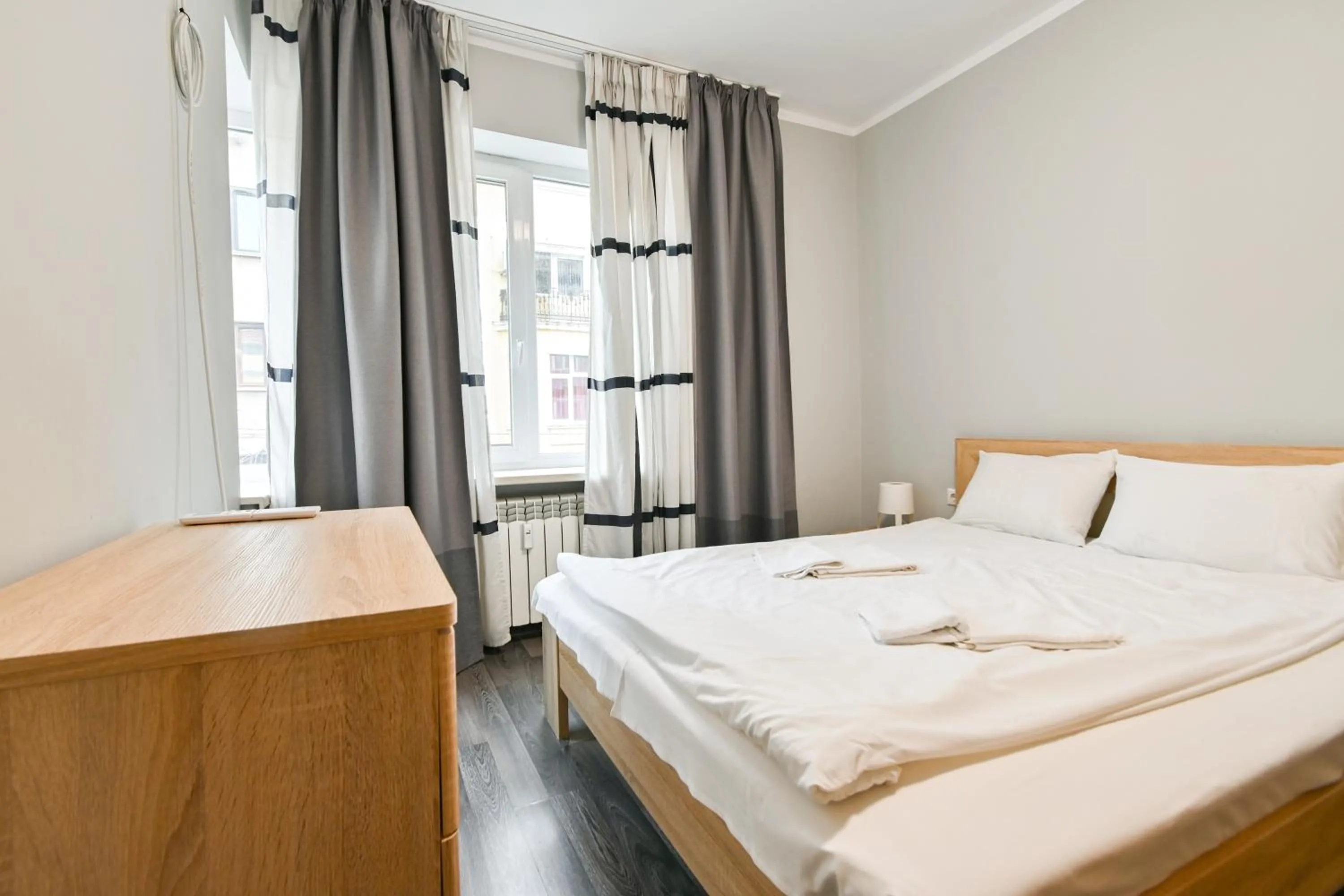 Bedroom, Bed in Starflat Quiet Parkside Suite