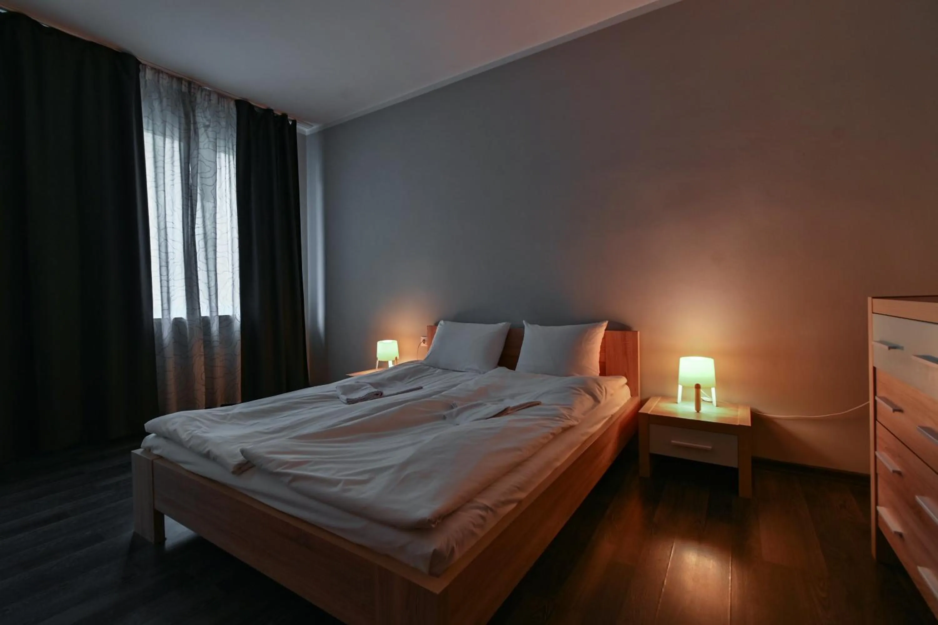 Bed in Starflat Quiet Parkside Suite