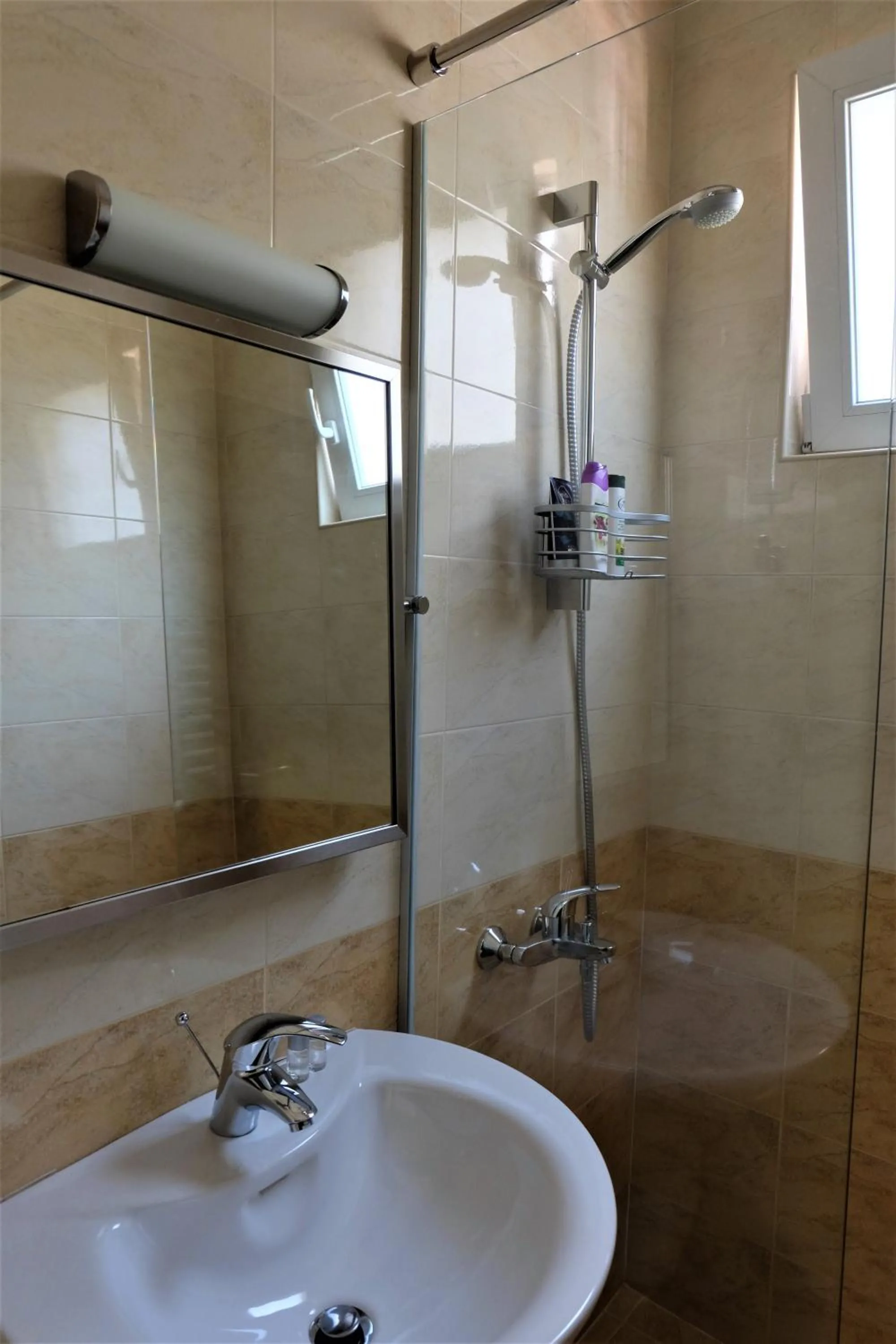 Shower in Starflat Quiet Parkside Suite