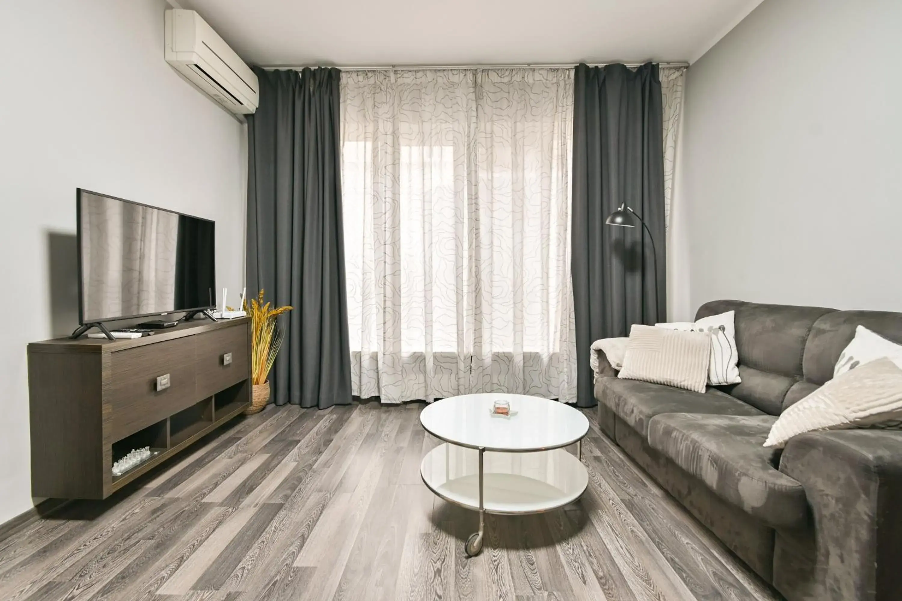 Two-Bedroom Apartment in Starflat Quiet Parkside Suite Two-Bedroom Apartment in Starflat Quiet Parkside Suite