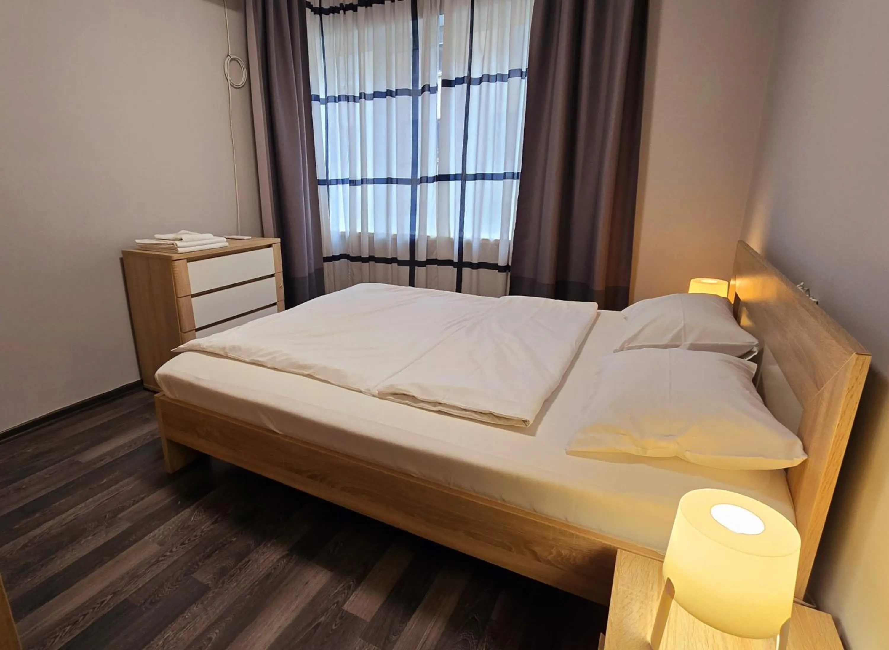 Bedroom, Bed in Starflat Quiet Parkside Suite