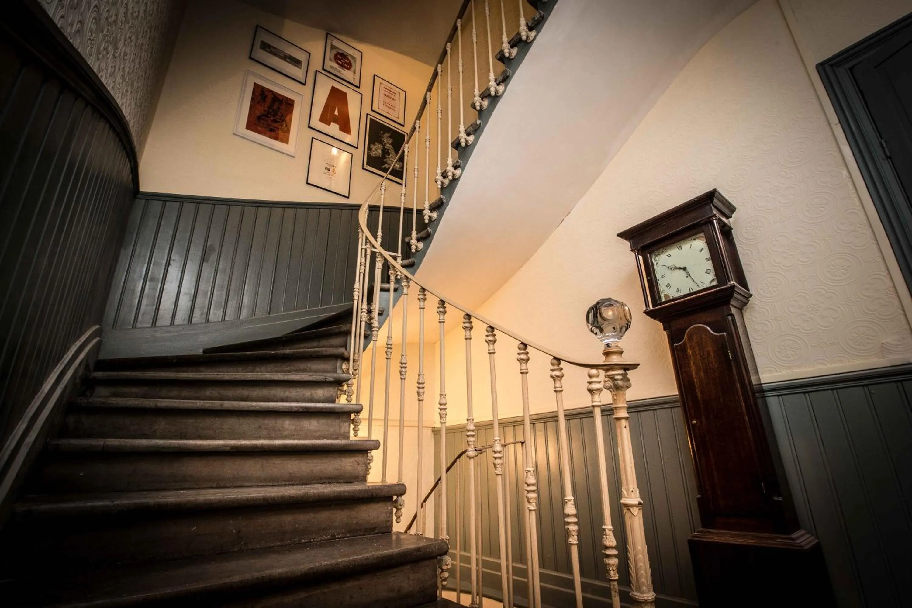 Facade/entrance in Carcassonne Townhouse