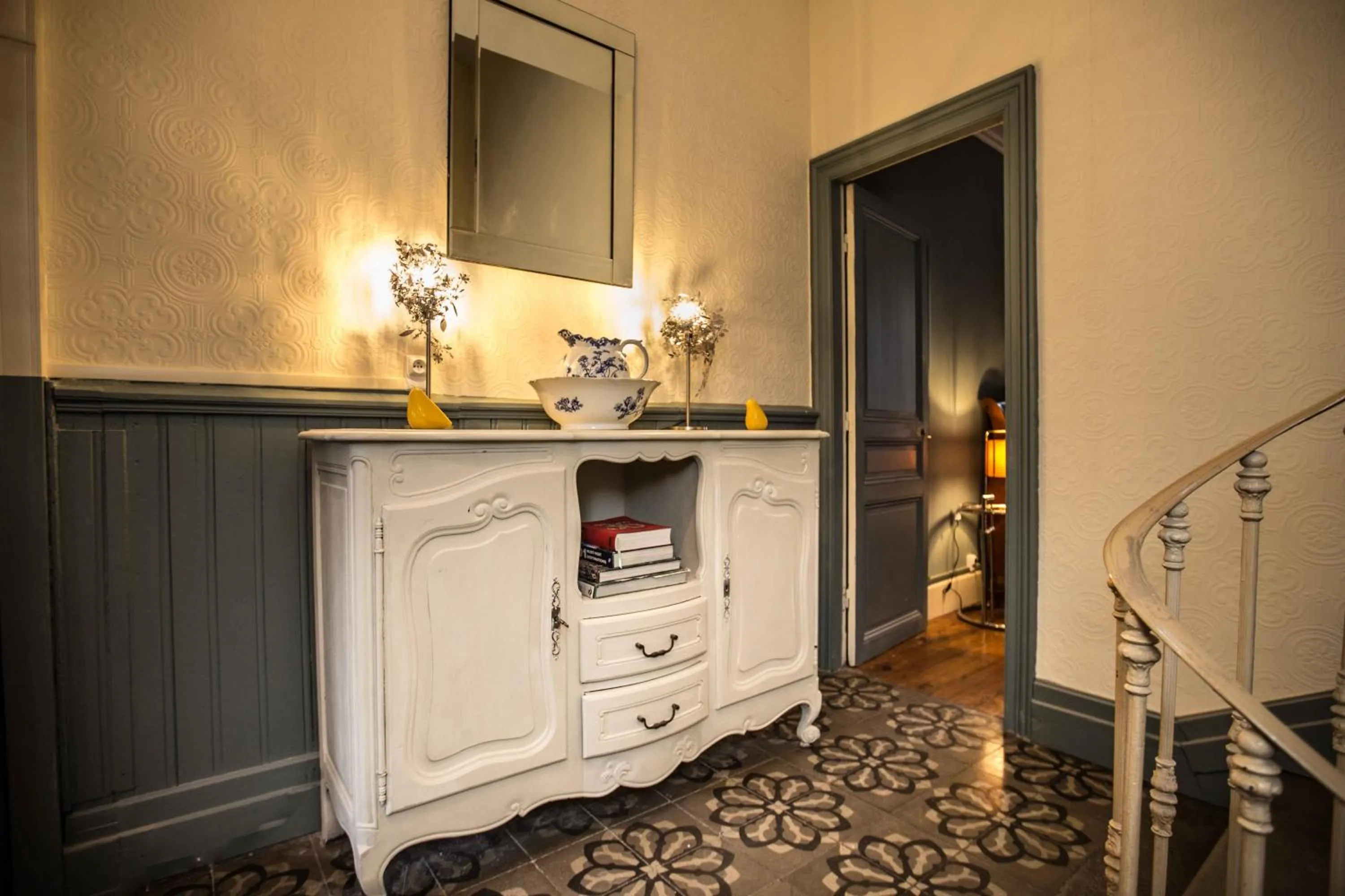 Facade/entrance in Carcassonne Townhouse