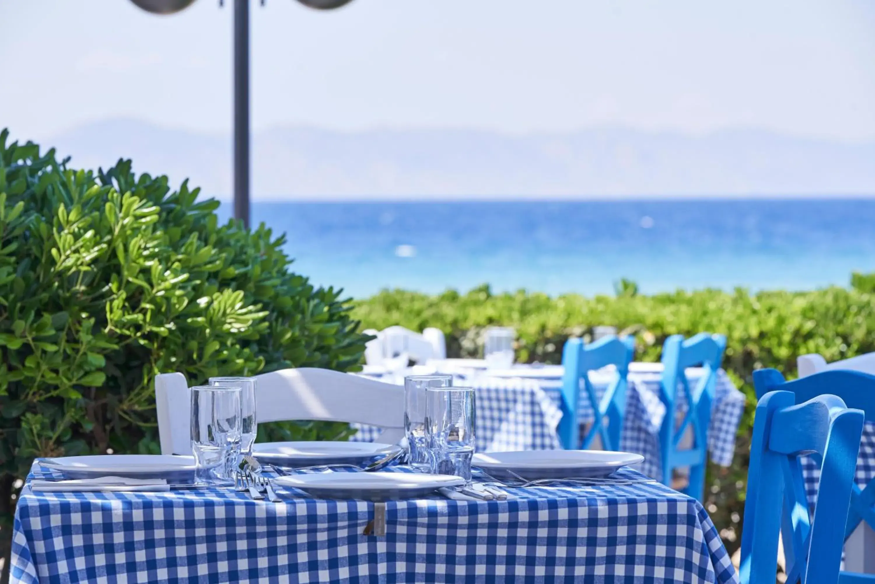 Restaurant/Places to Eat in Blue Bay Resort Restaurant/Places to Eat in Blue Bay Resort