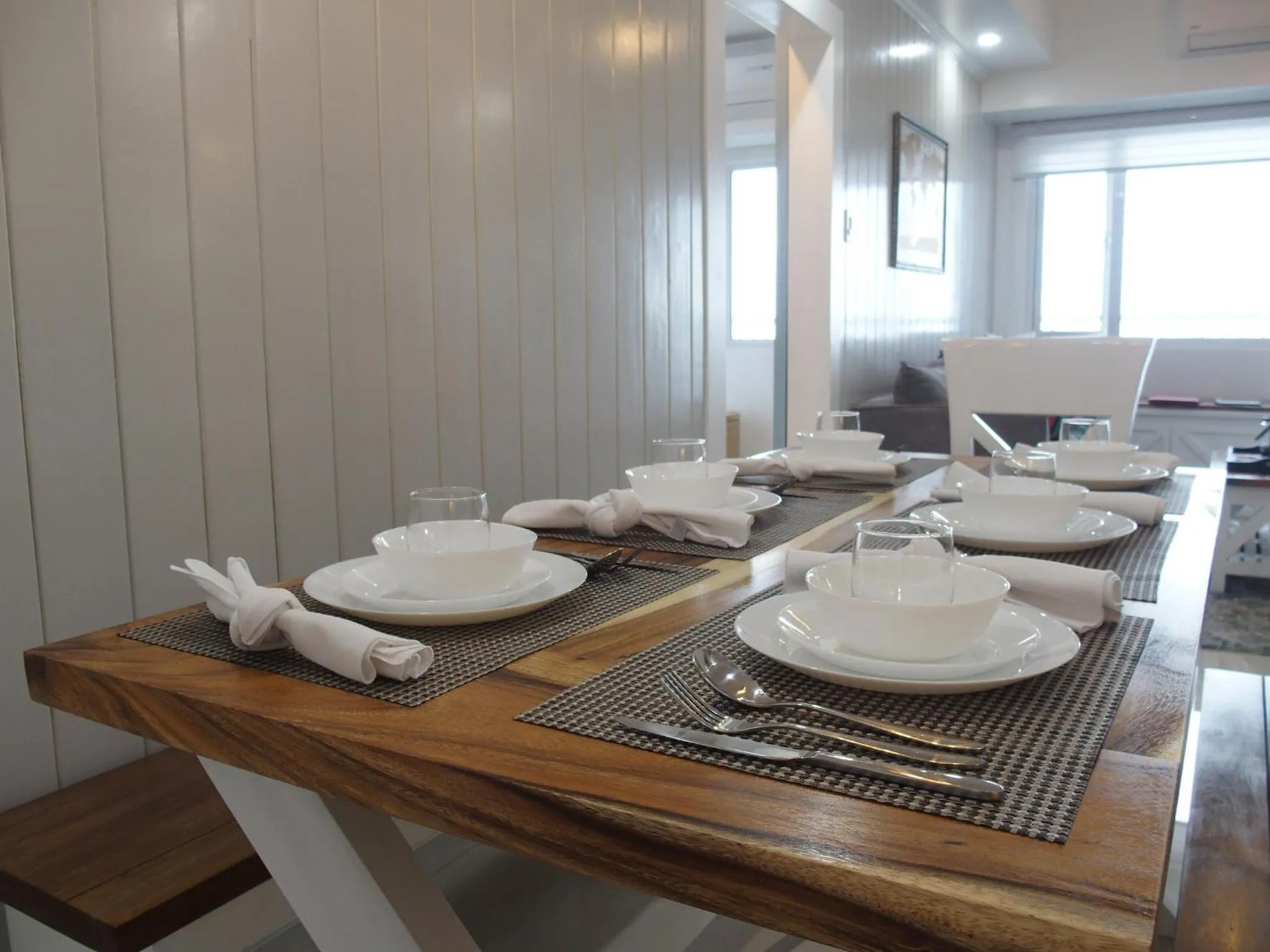 Dining area in Cozy Family Suite with Stunning View of Taal