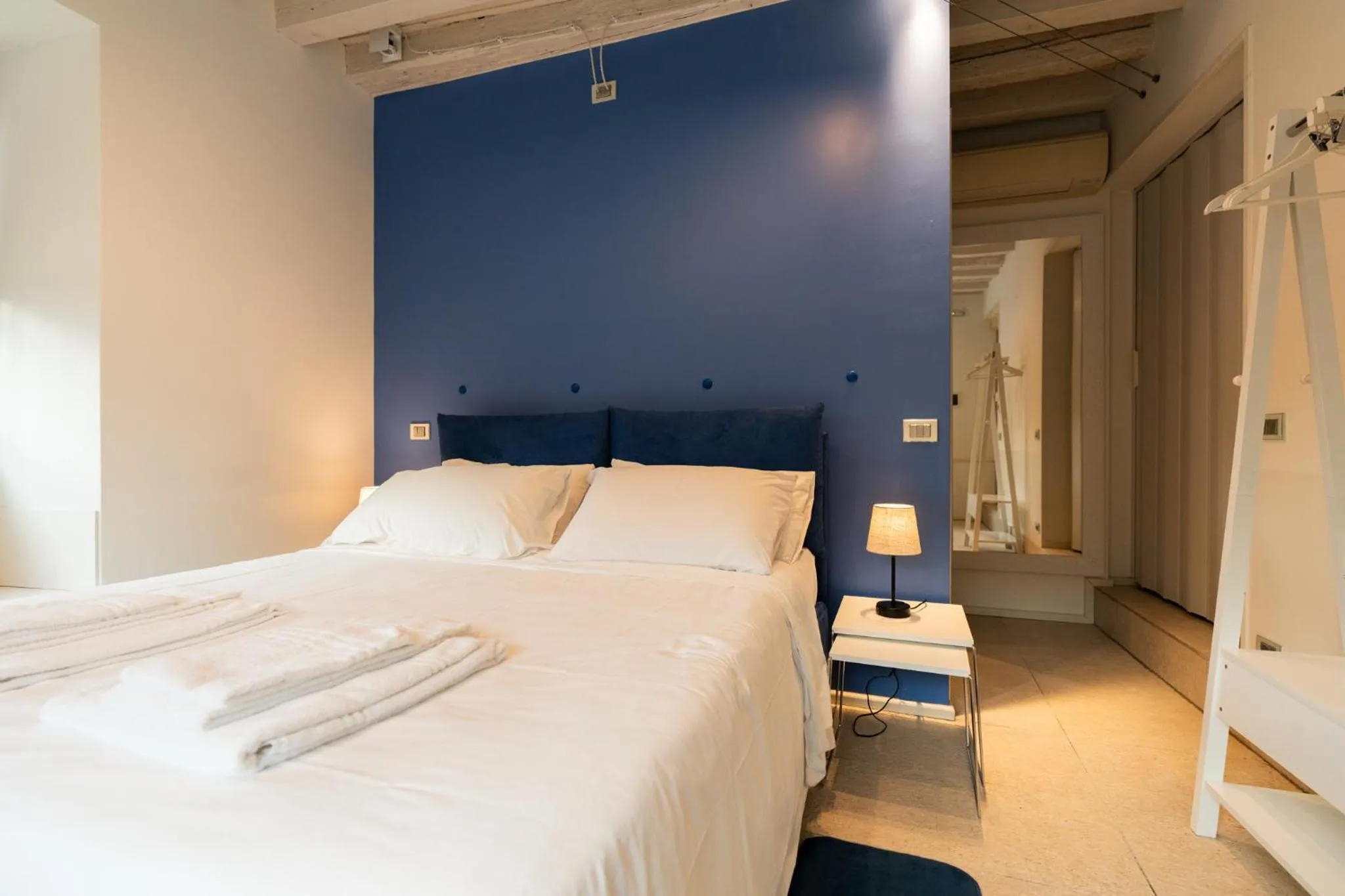 Bed in La finestra sul Ponte by Postcardsfrom