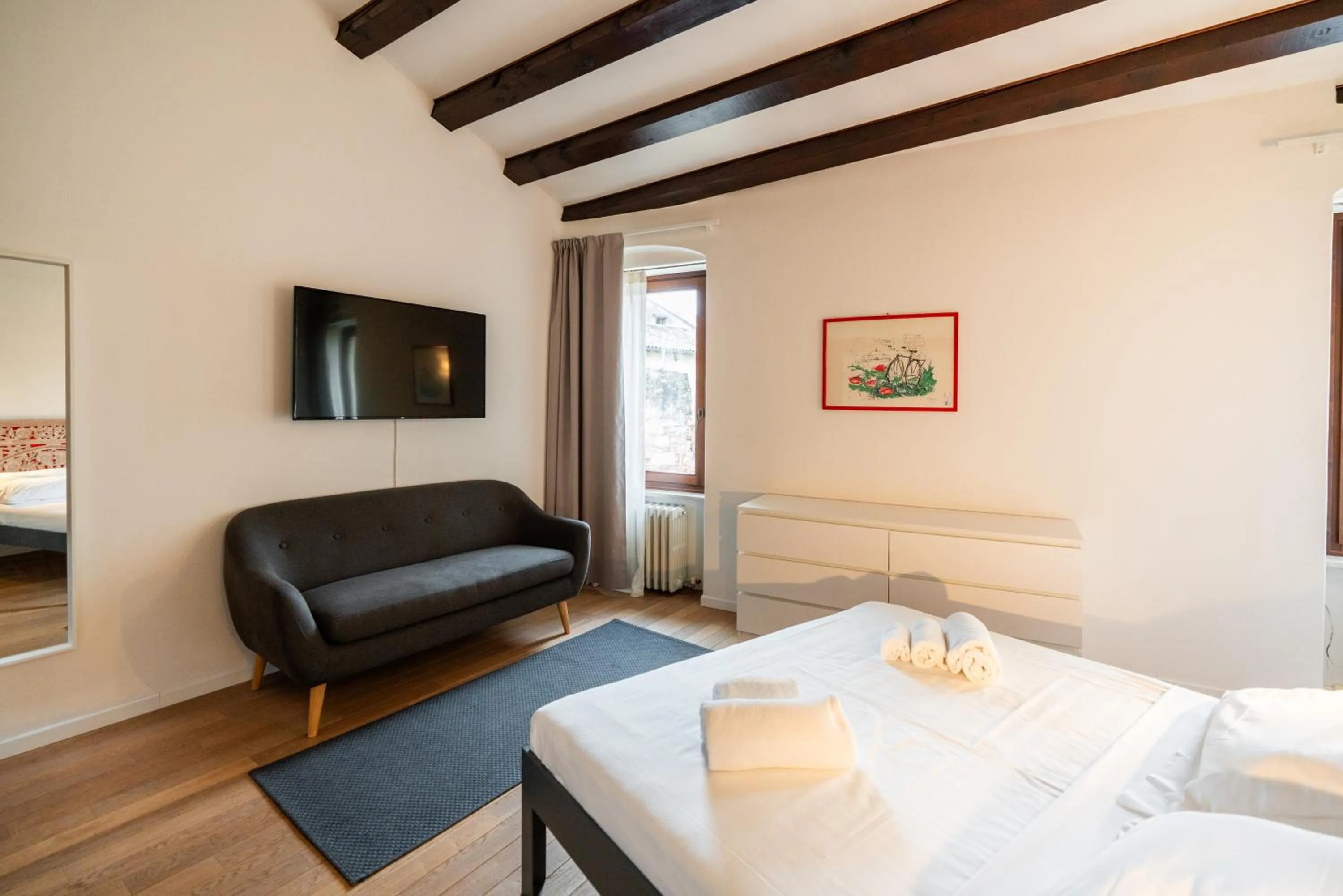 Bed in La finestra sul Ponte by Postcardsfrom