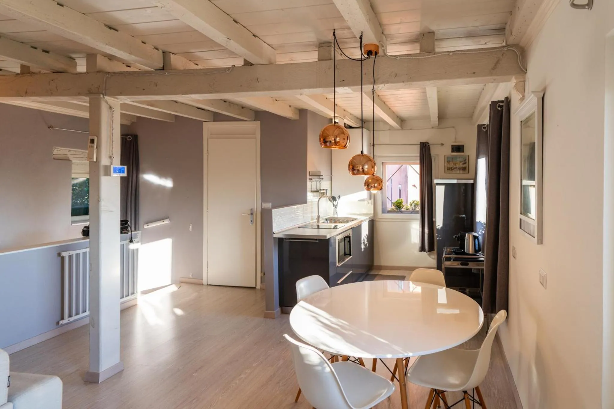 Kitchen or kitchenette in La finestra sul Ponte by Postcardsfrom