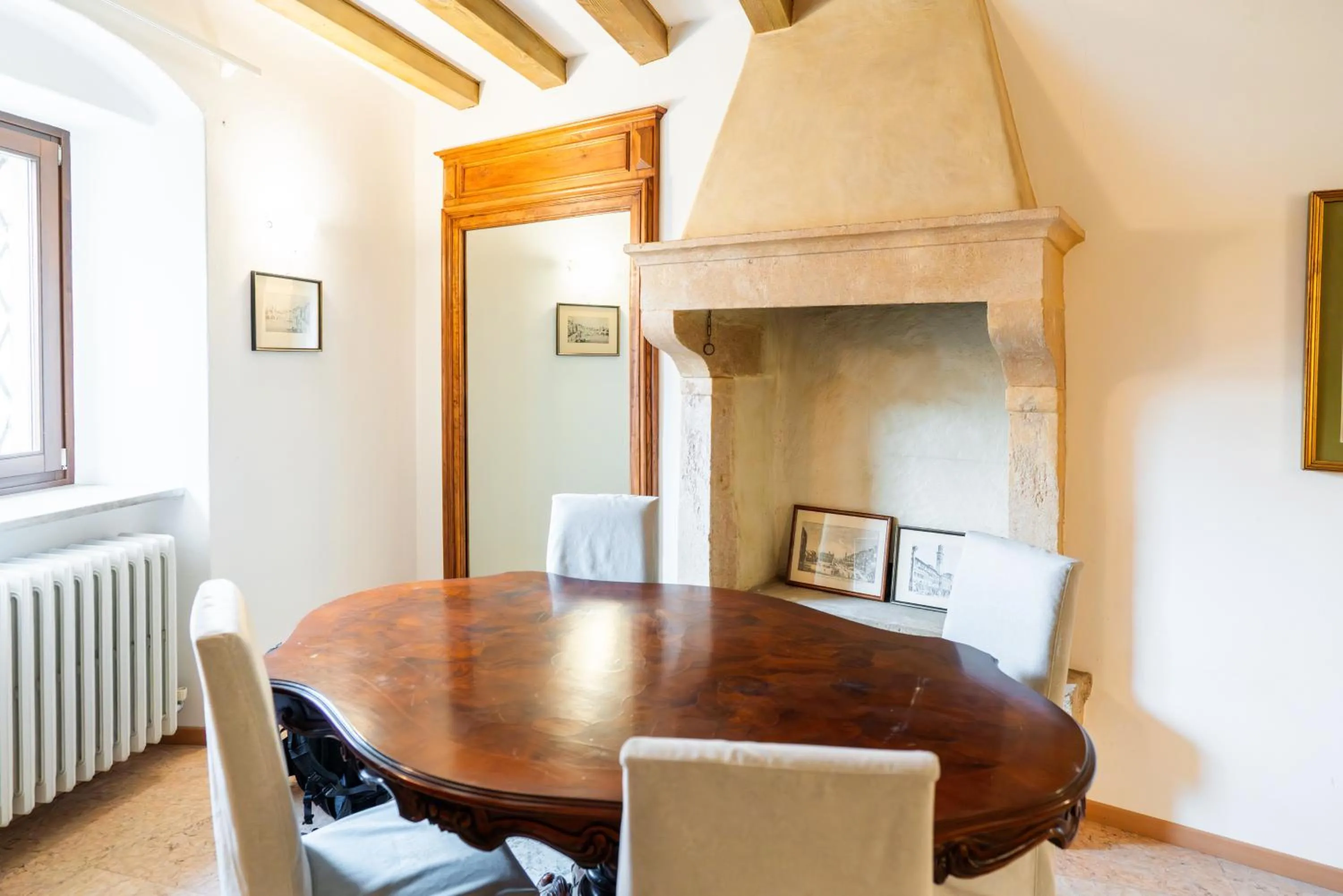 Living room in La finestra sul Ponte by Postcardsfrom