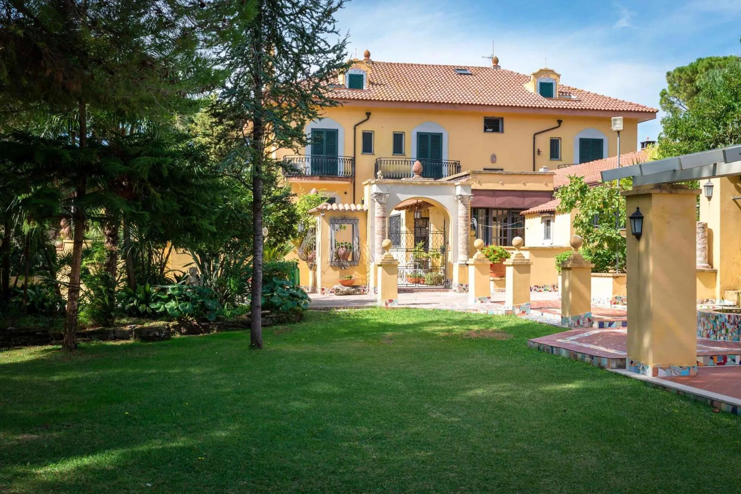 Property building in Hotel Villa Rita