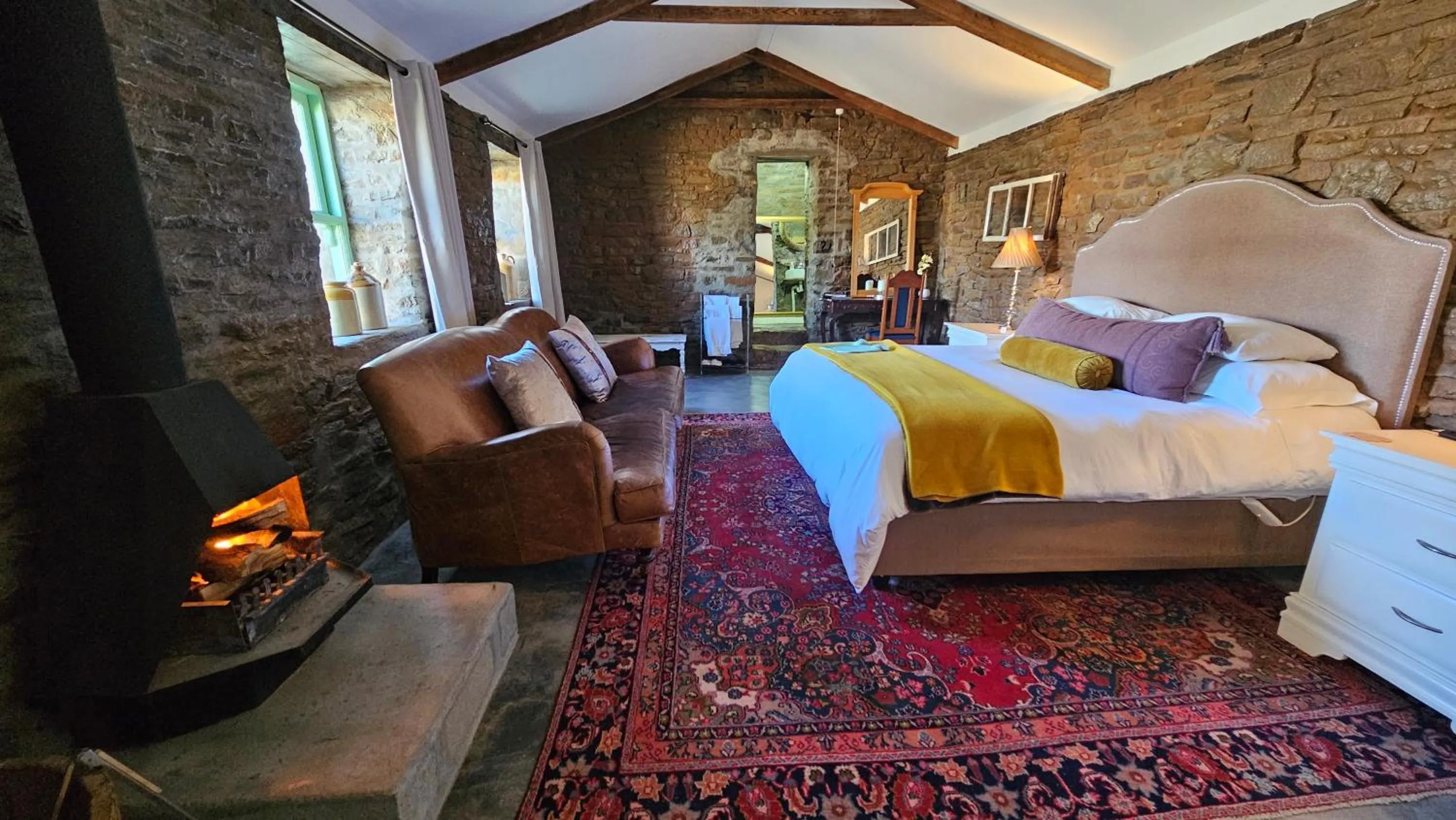 fireplace, Bed in Perlman House