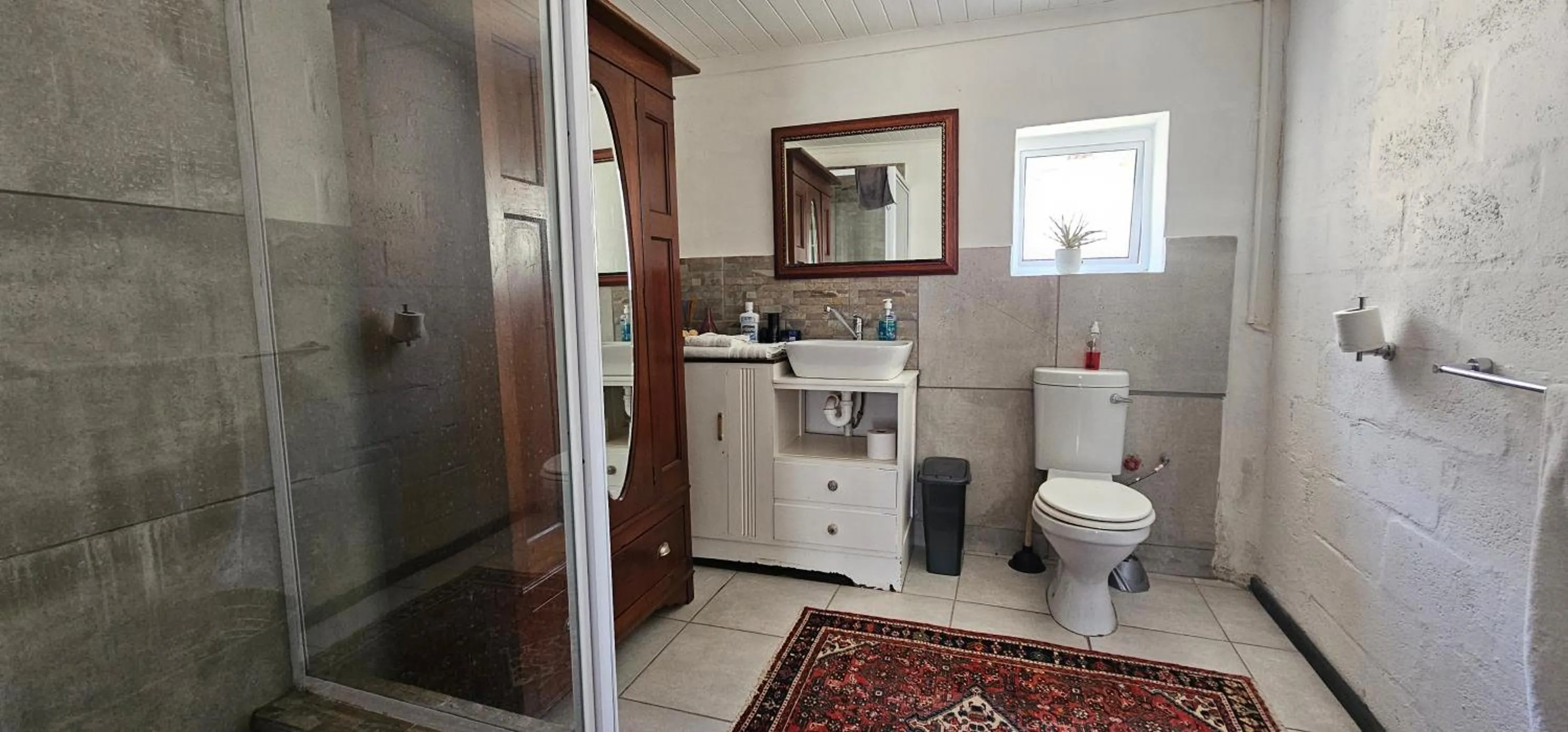 Bathroom in Perlman House