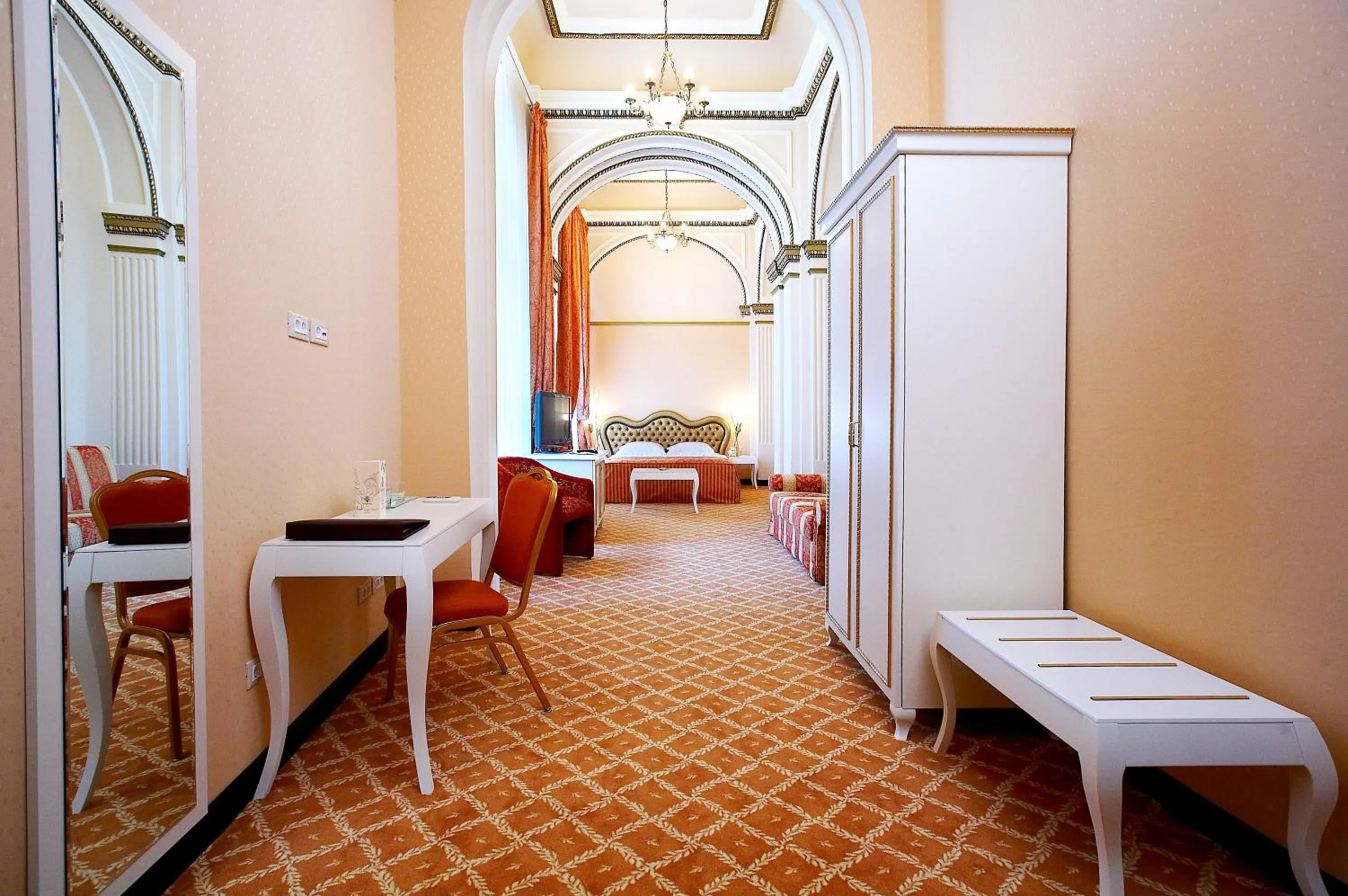 Bed in Londonska SPA Hotel