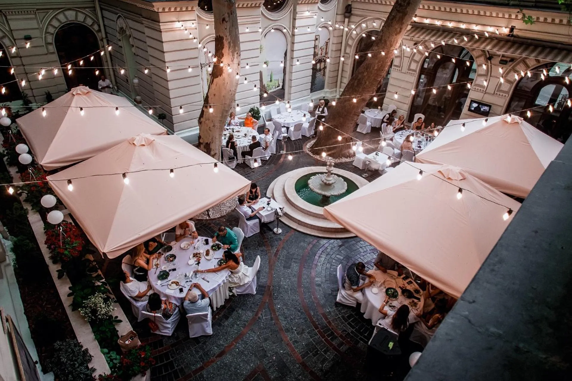 Restaurant/places to eat in Londonska SPA Hotel