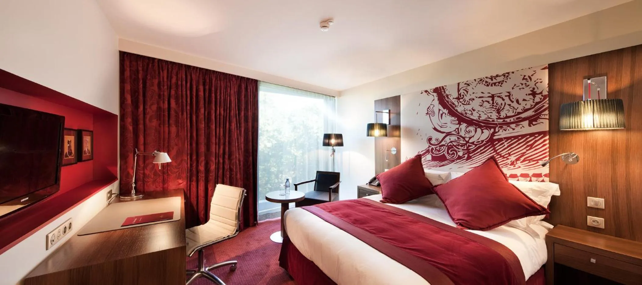 Photo of the whole room, Bed in Radisson Blu Hotel, Montpellier