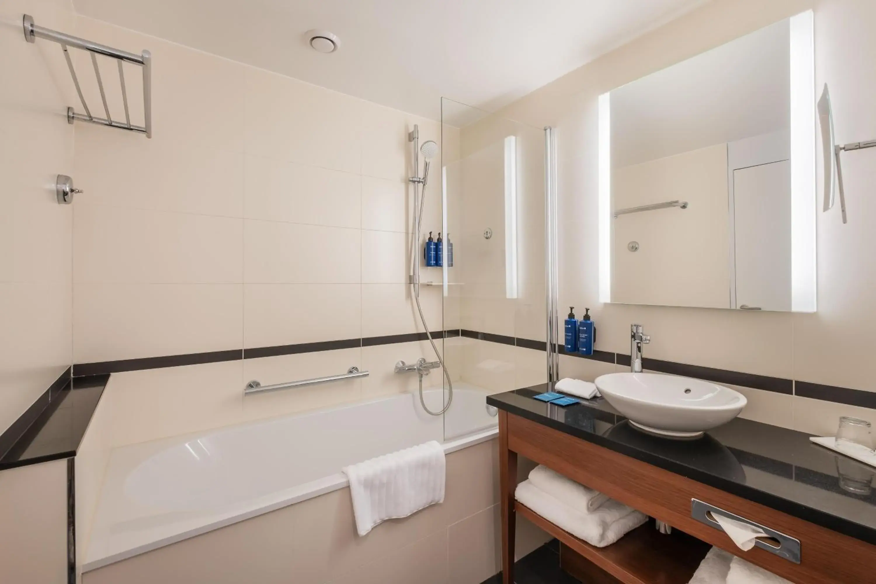 Bathroom in Radisson Blu Hotel, Montpellier Bathroom in Radisson Blu Hotel, Montpellier