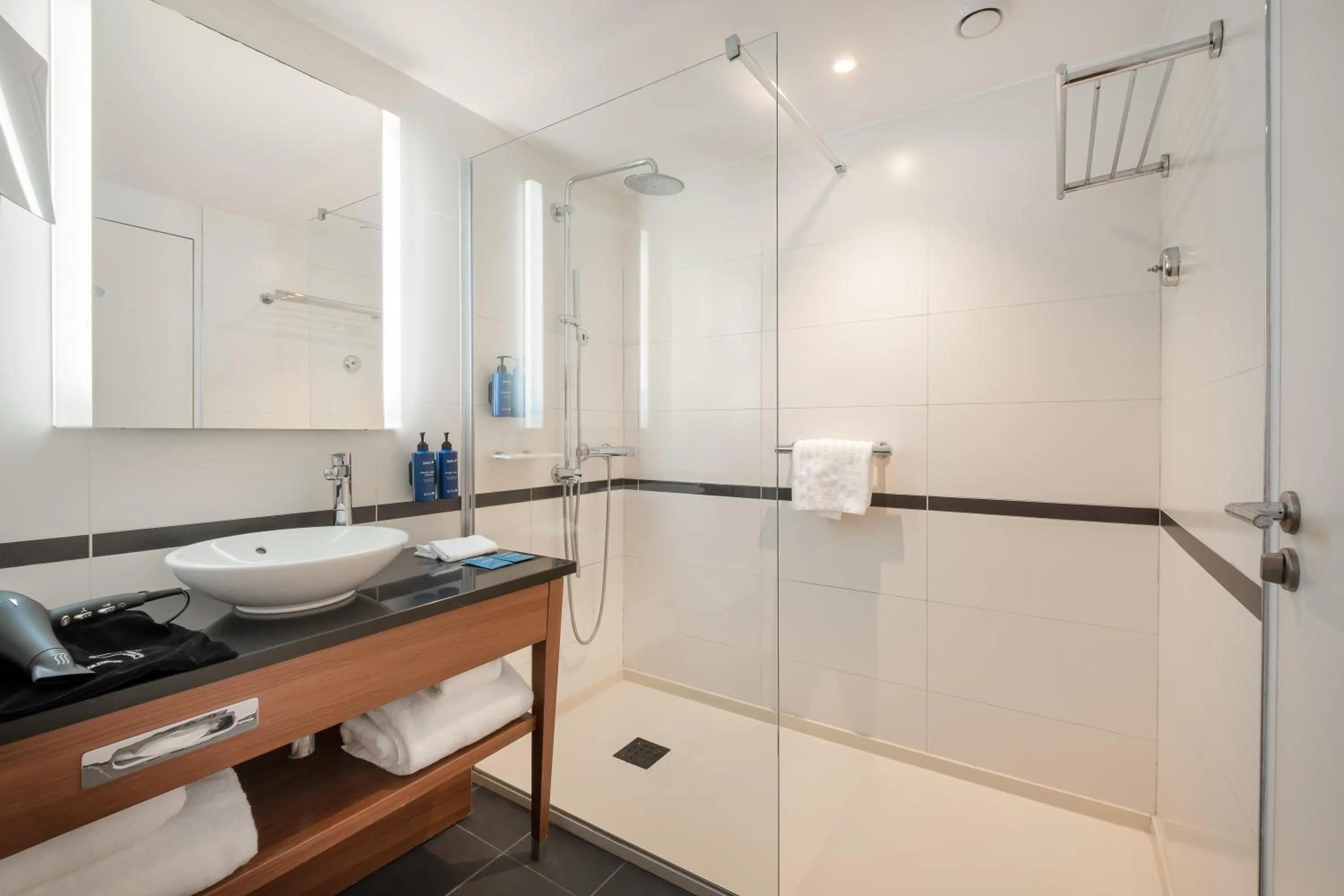 Shower in Radisson Blu Hotel, Montpellier