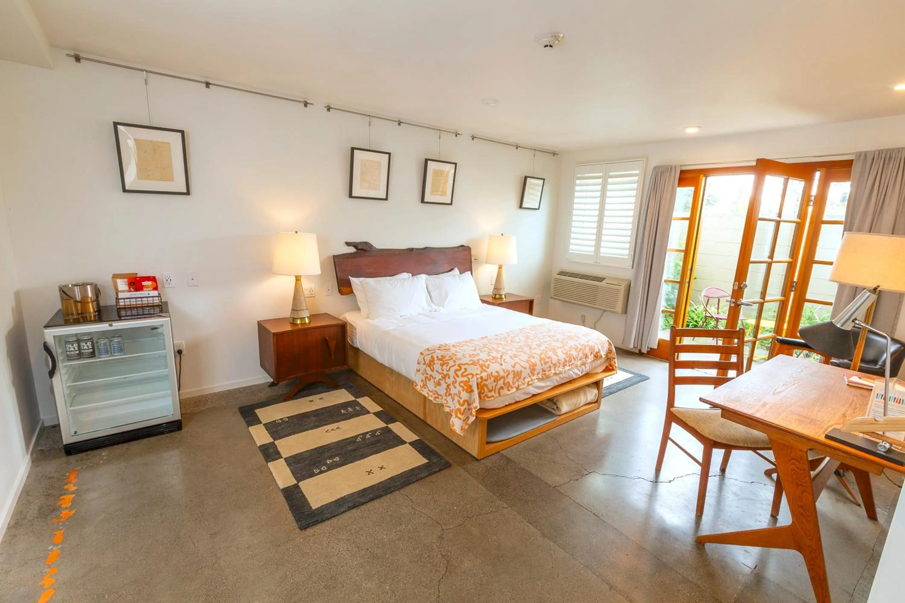 Photo of the whole room in The Astro