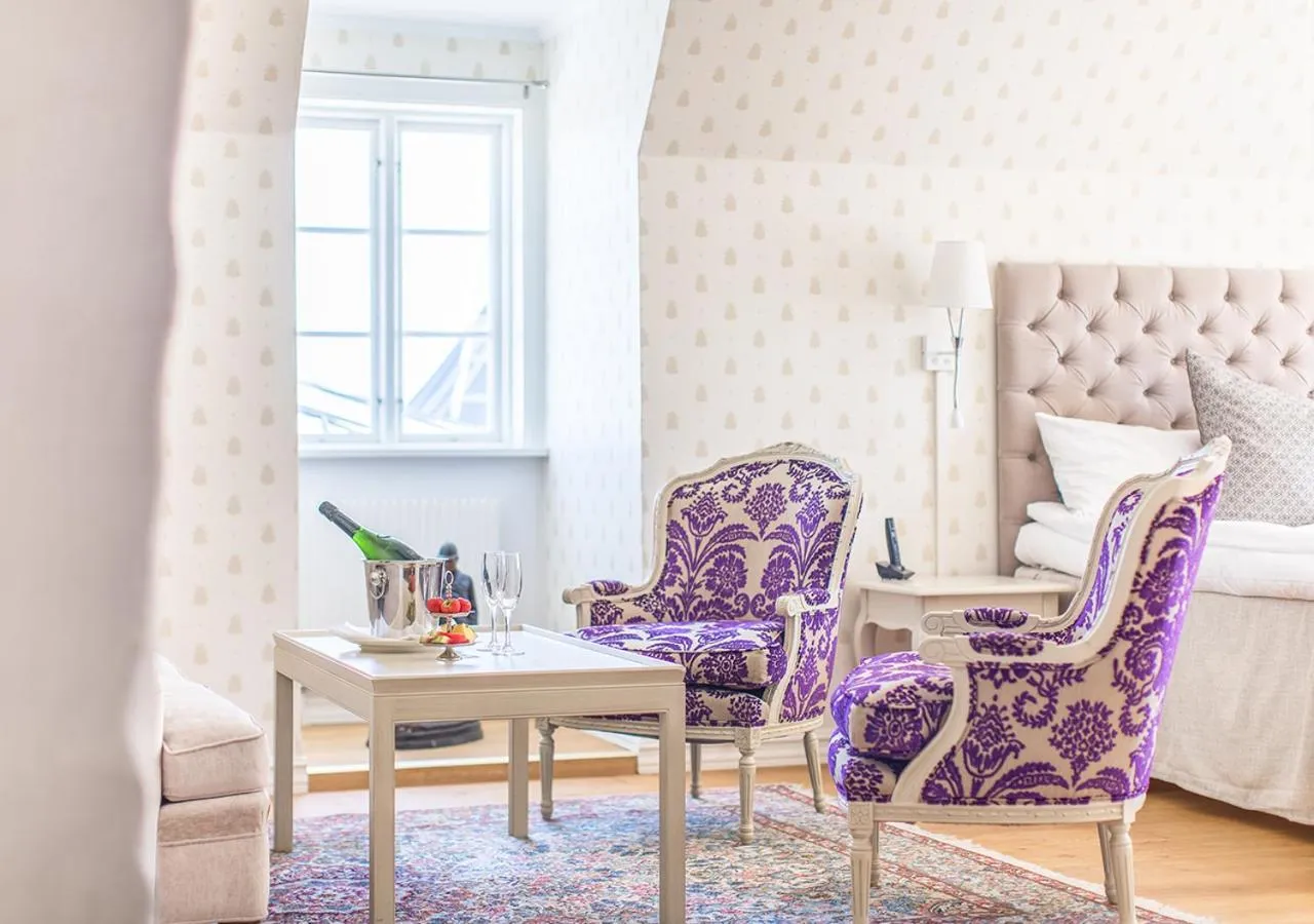 Living room, Bed in Stufvenäs Gästgifveri