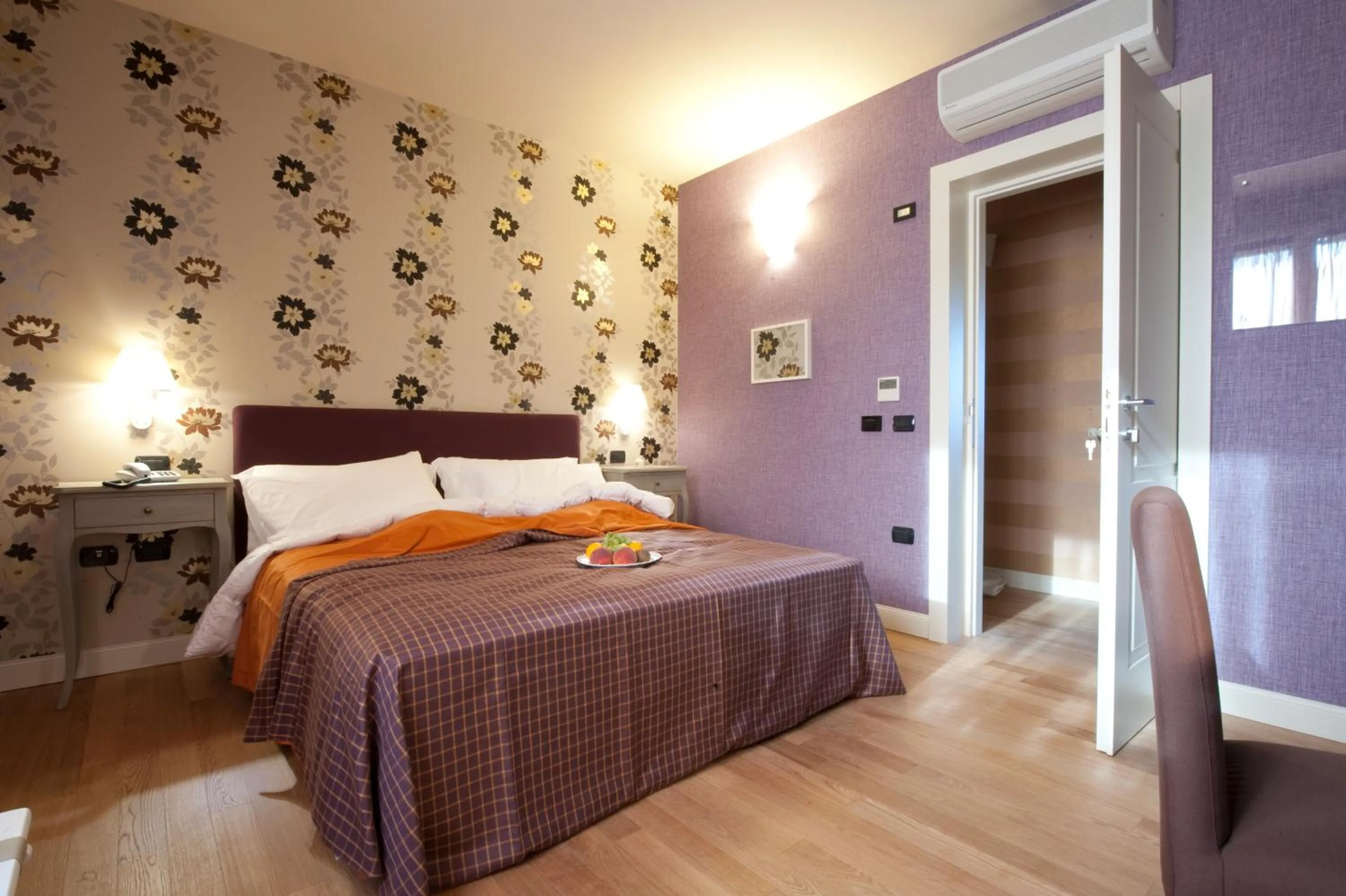 Bed in Hotel Locanda Stendhal