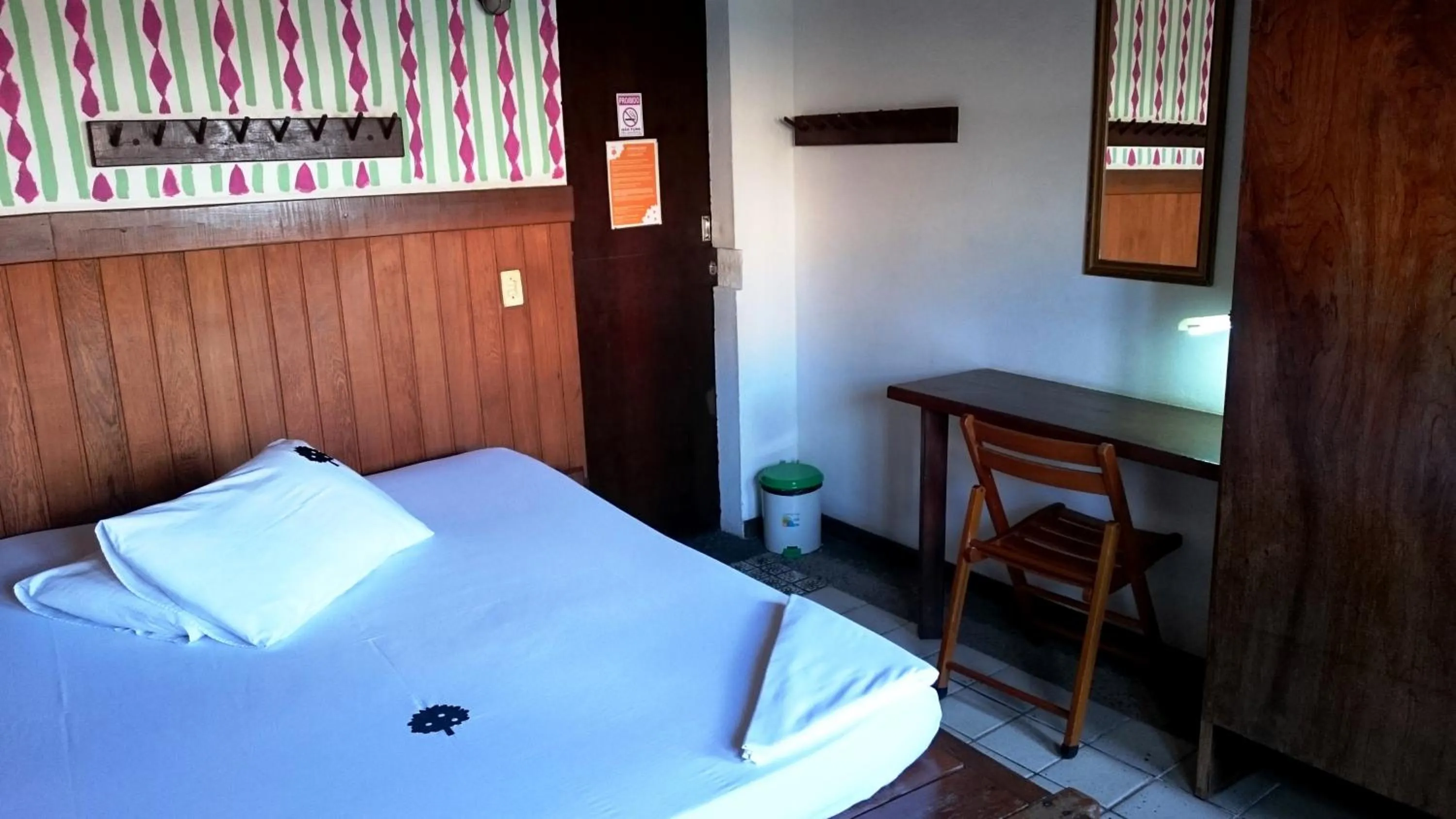 Street view, Bed in Laranjeiras Hostel