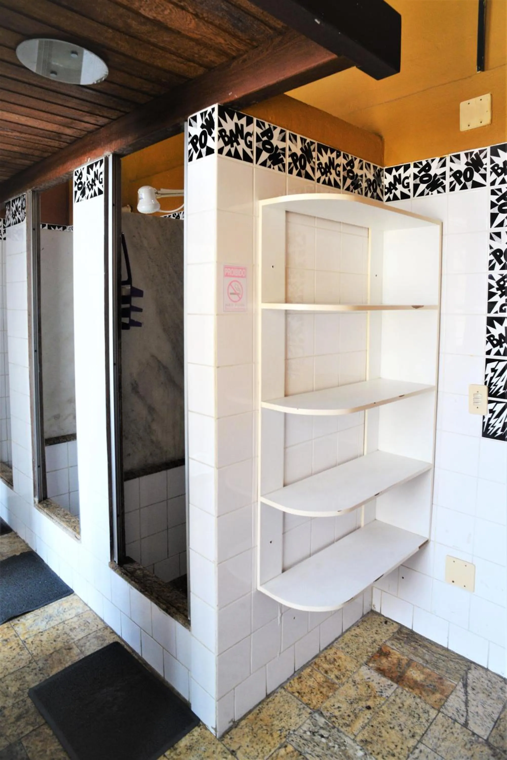 Bathroom in Laranjeiras Hostel