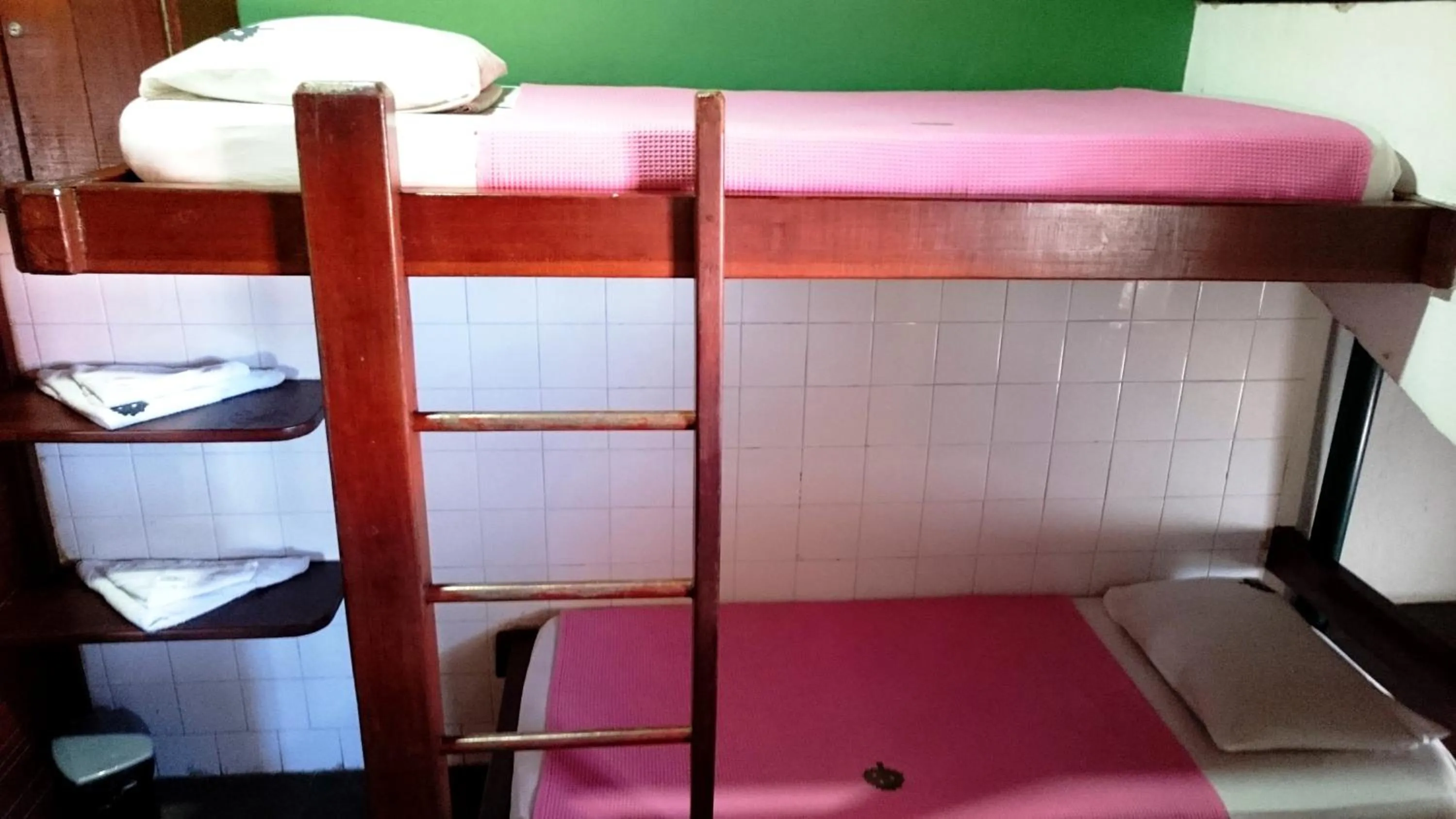 Street view, Bed in Laranjeiras Hostel