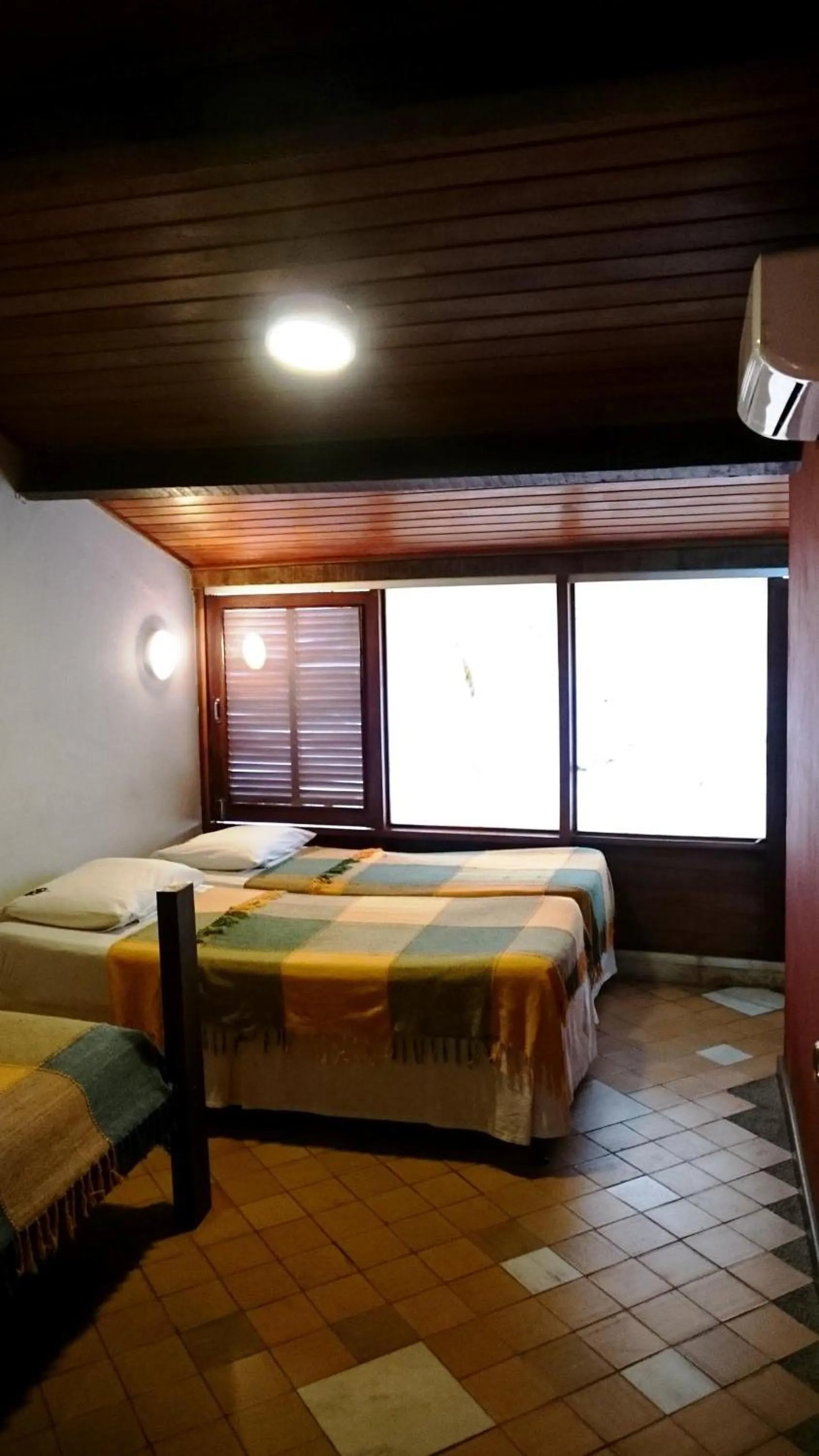 Bathroom, Bed in Laranjeiras Hostel