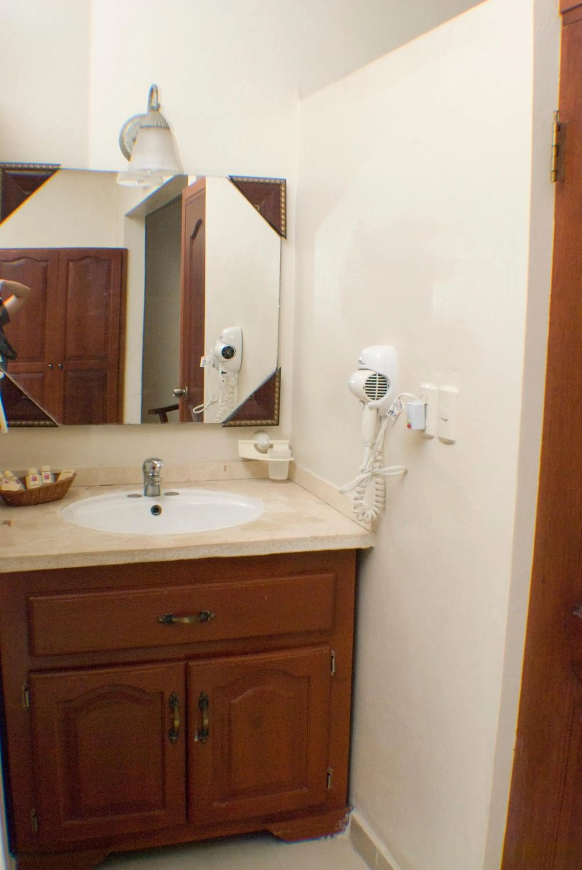 Bathroom in Hotel Luis V Santo Domingo